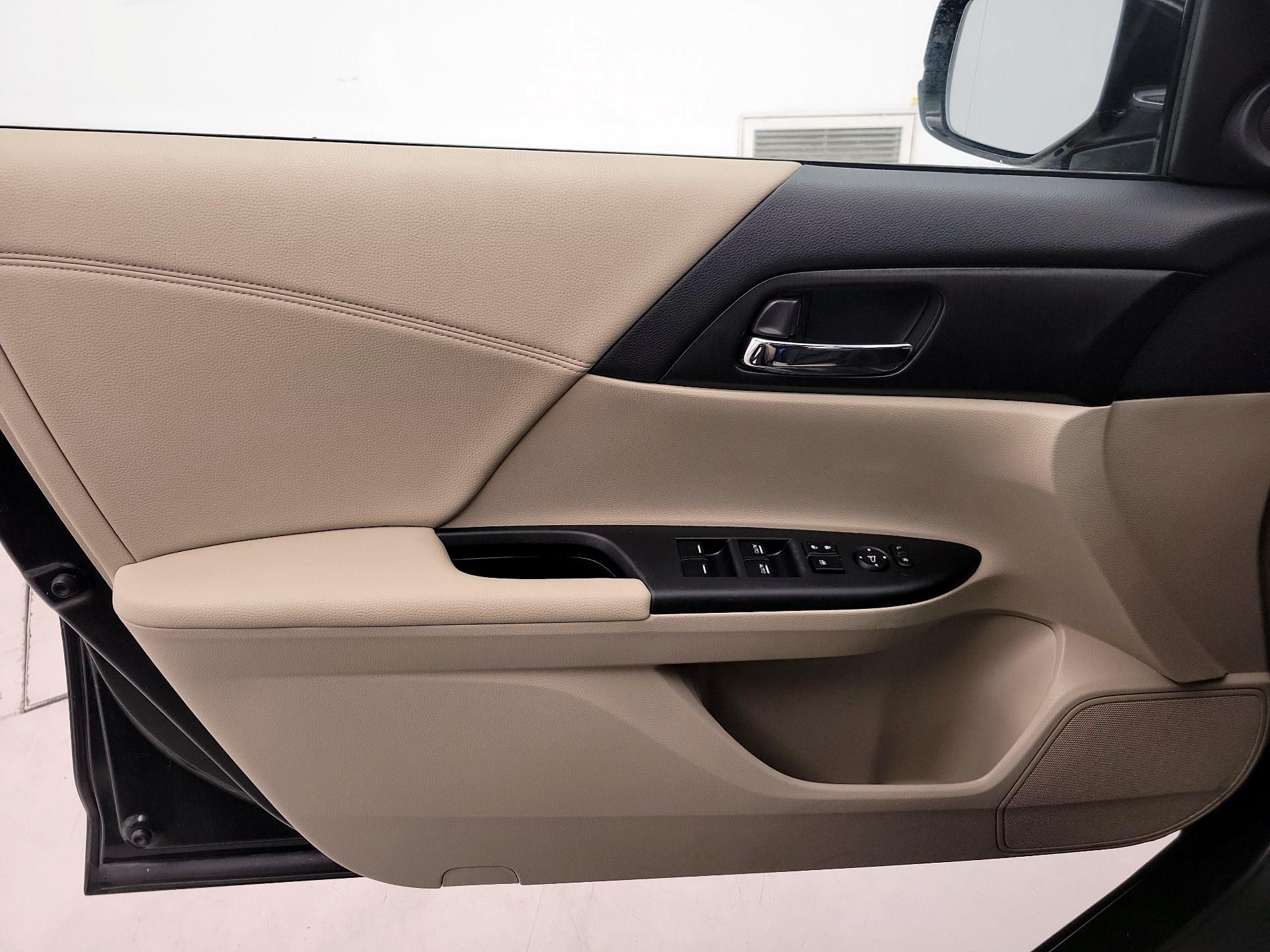 Thumbnail: 2013 Honda Accord - 12