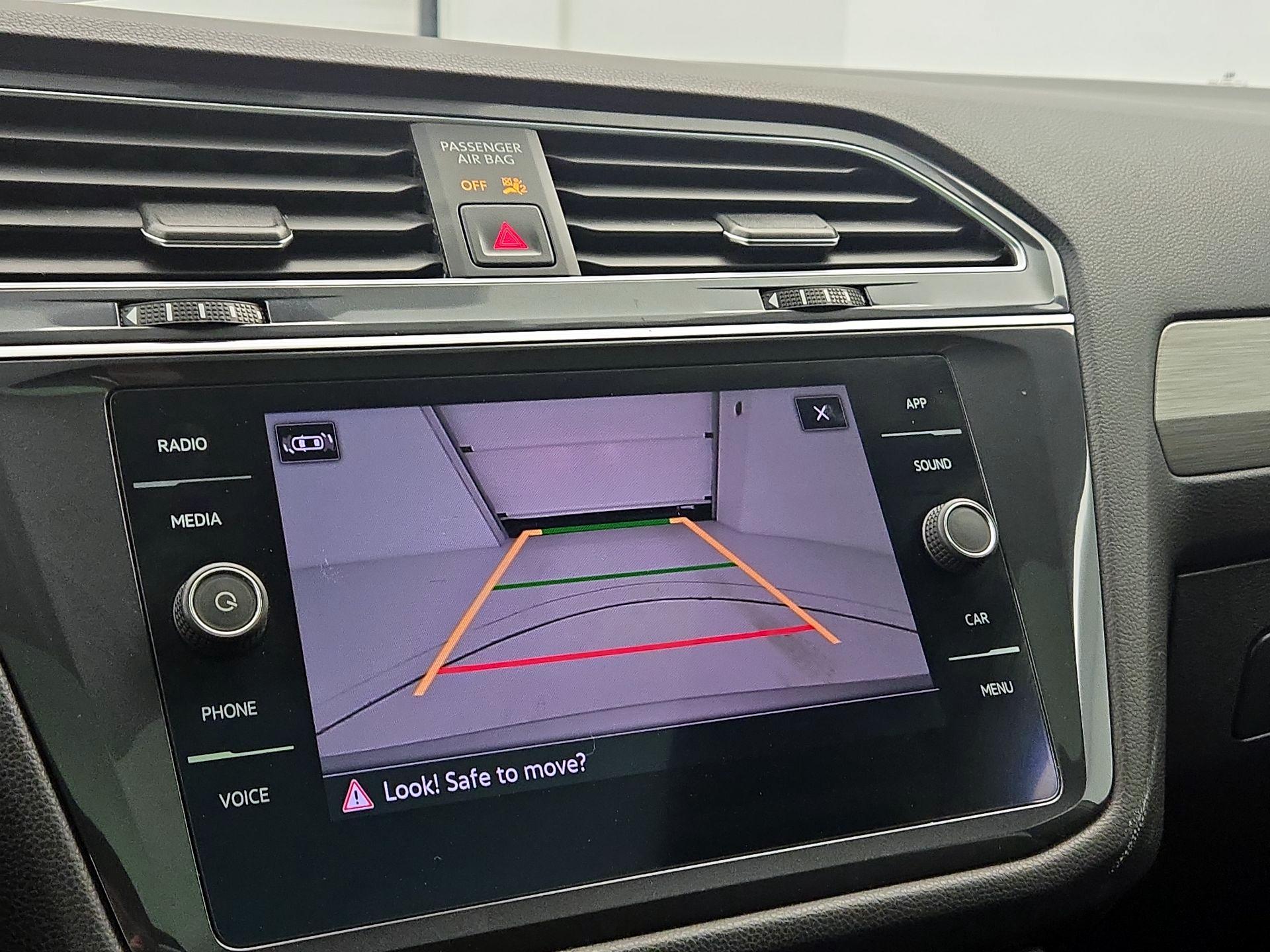 Thumbnail: 2021 Volkswagen Tiguan - 14