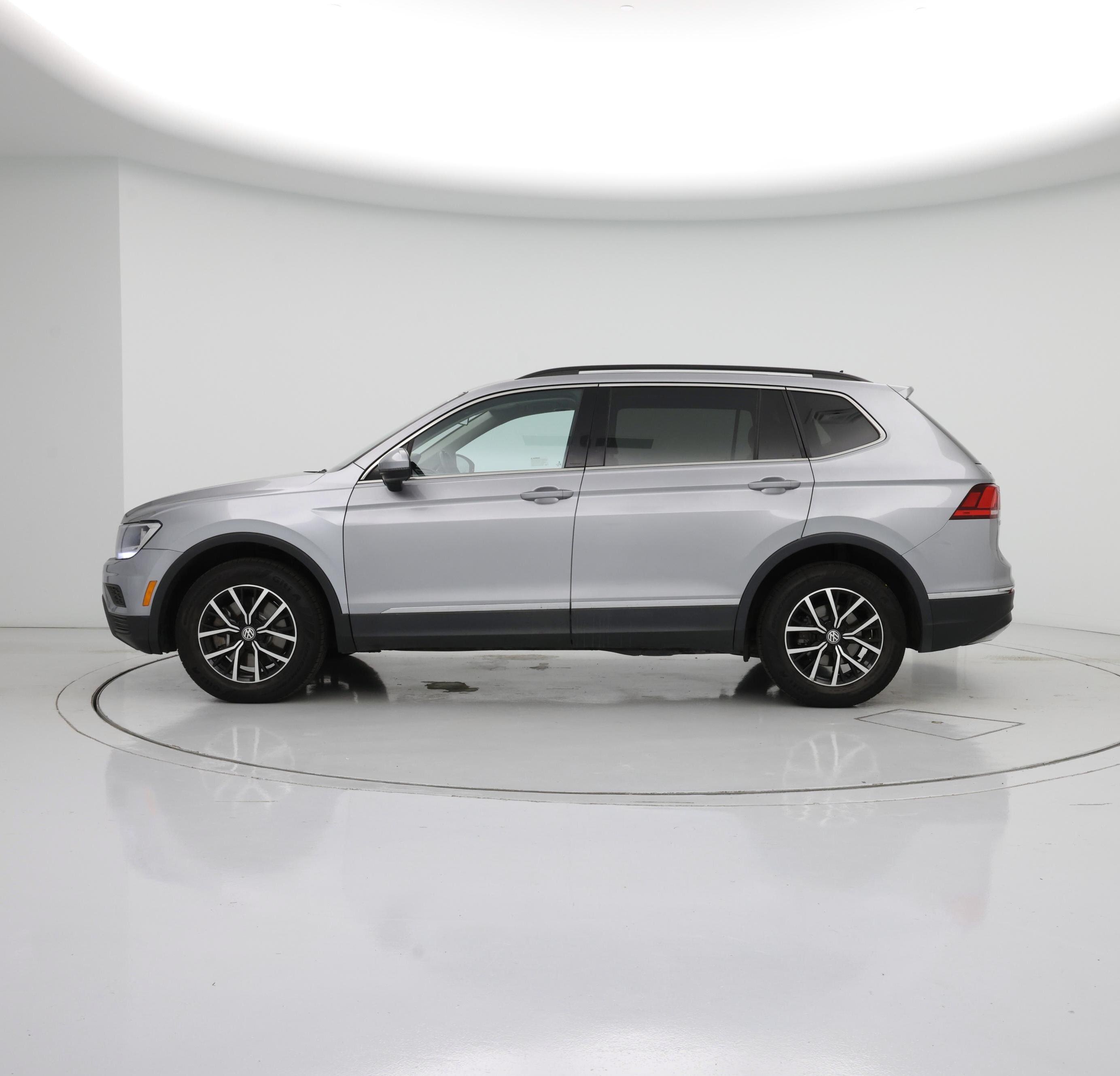 Thumbnail: 2021 Volkswagen Tiguan - 3