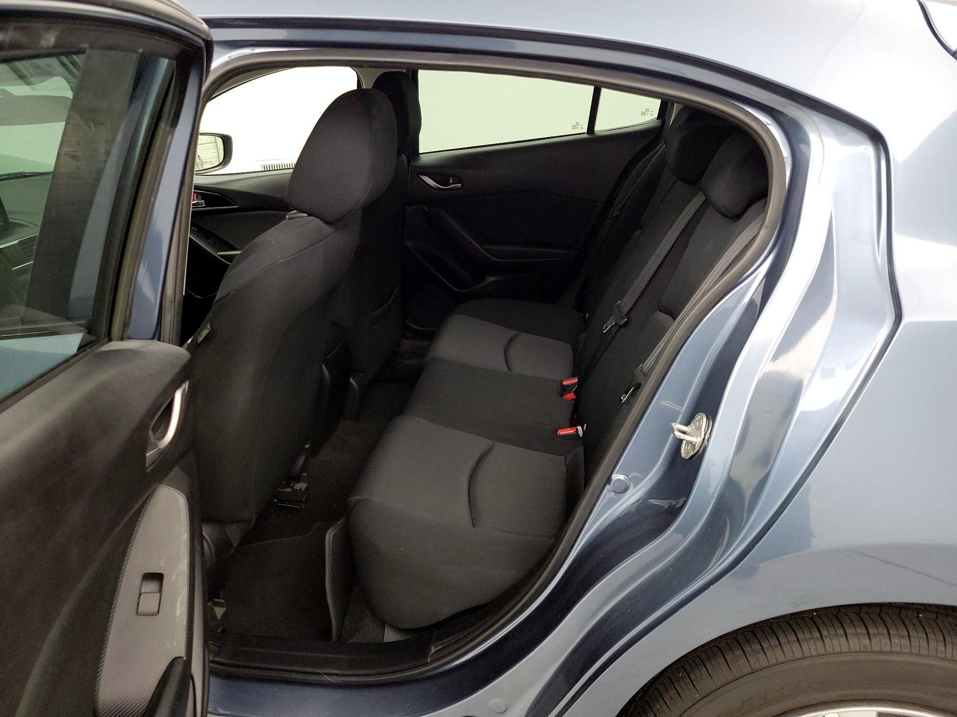 Thumbnail: 2015 Mazda Mazda3 - 18