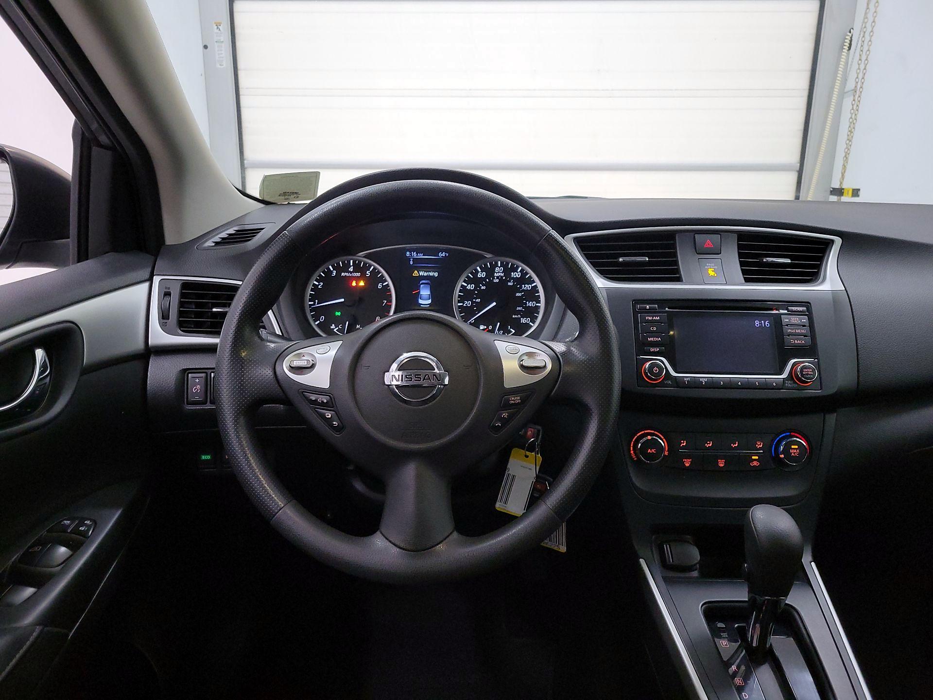Thumbnail: 2018 Nissan Sentra - 10