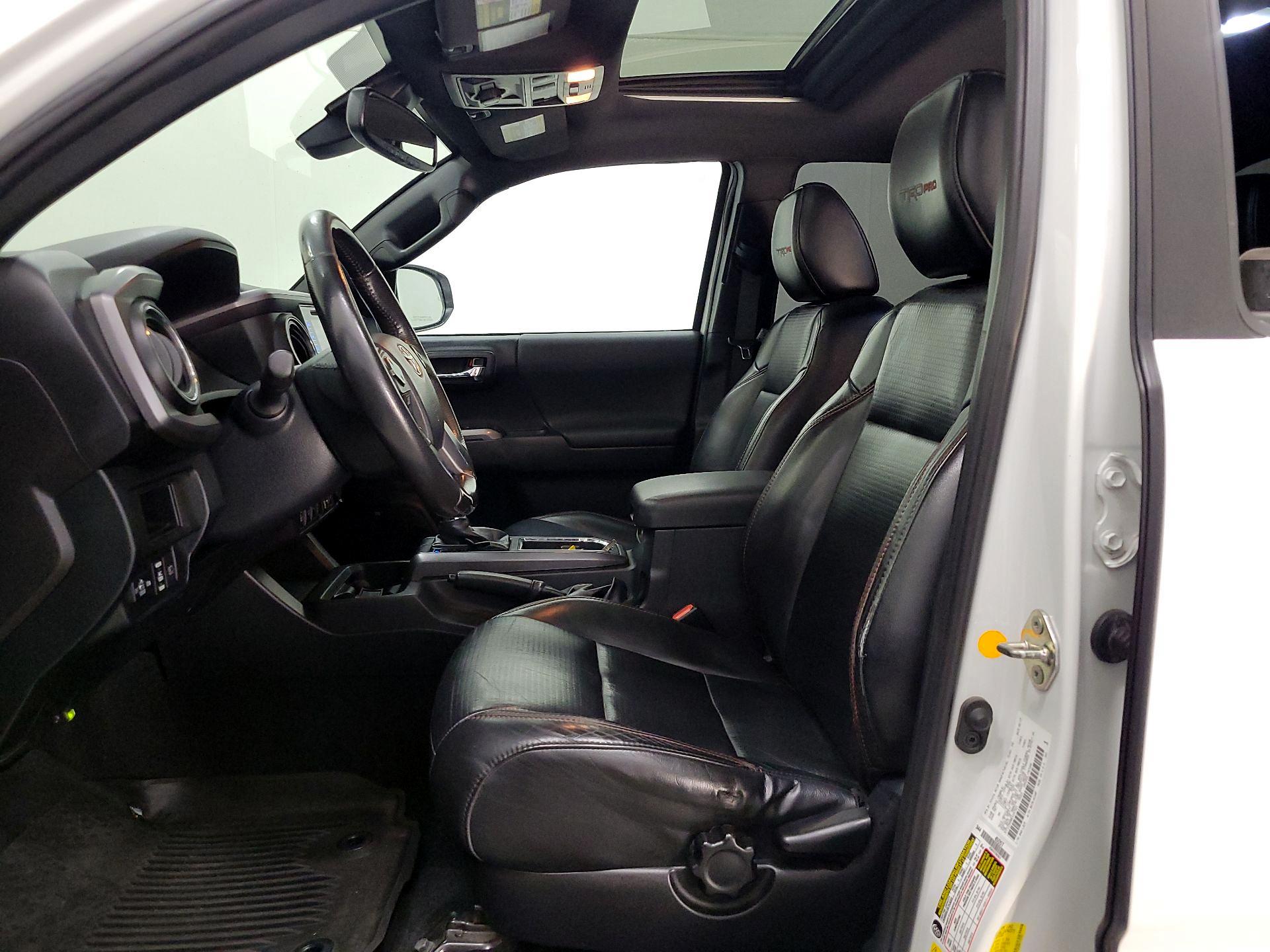 Thumbnail: 2019 Toyota Tacoma - 11