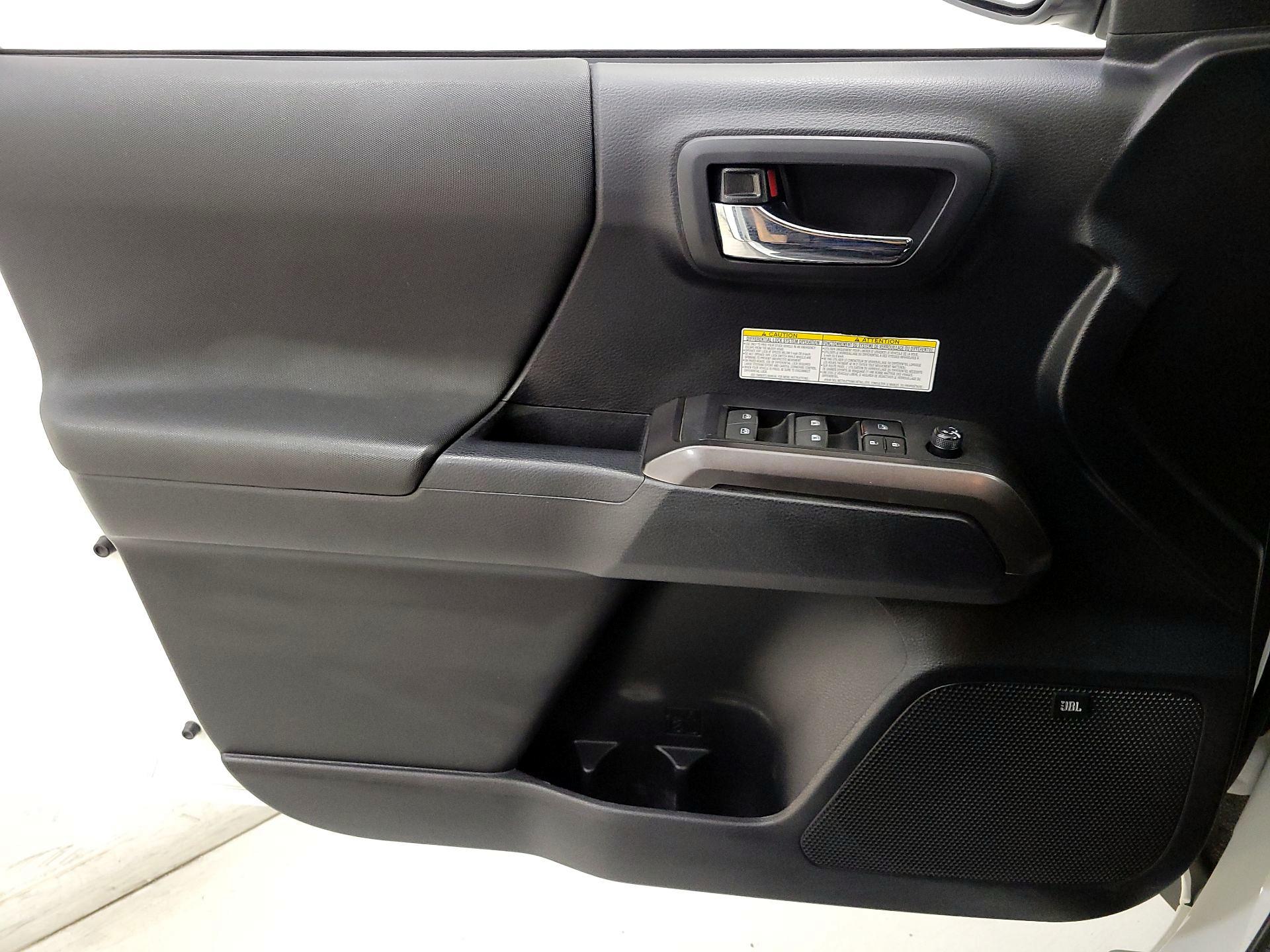 Thumbnail: 2019 Toyota Tacoma - 12