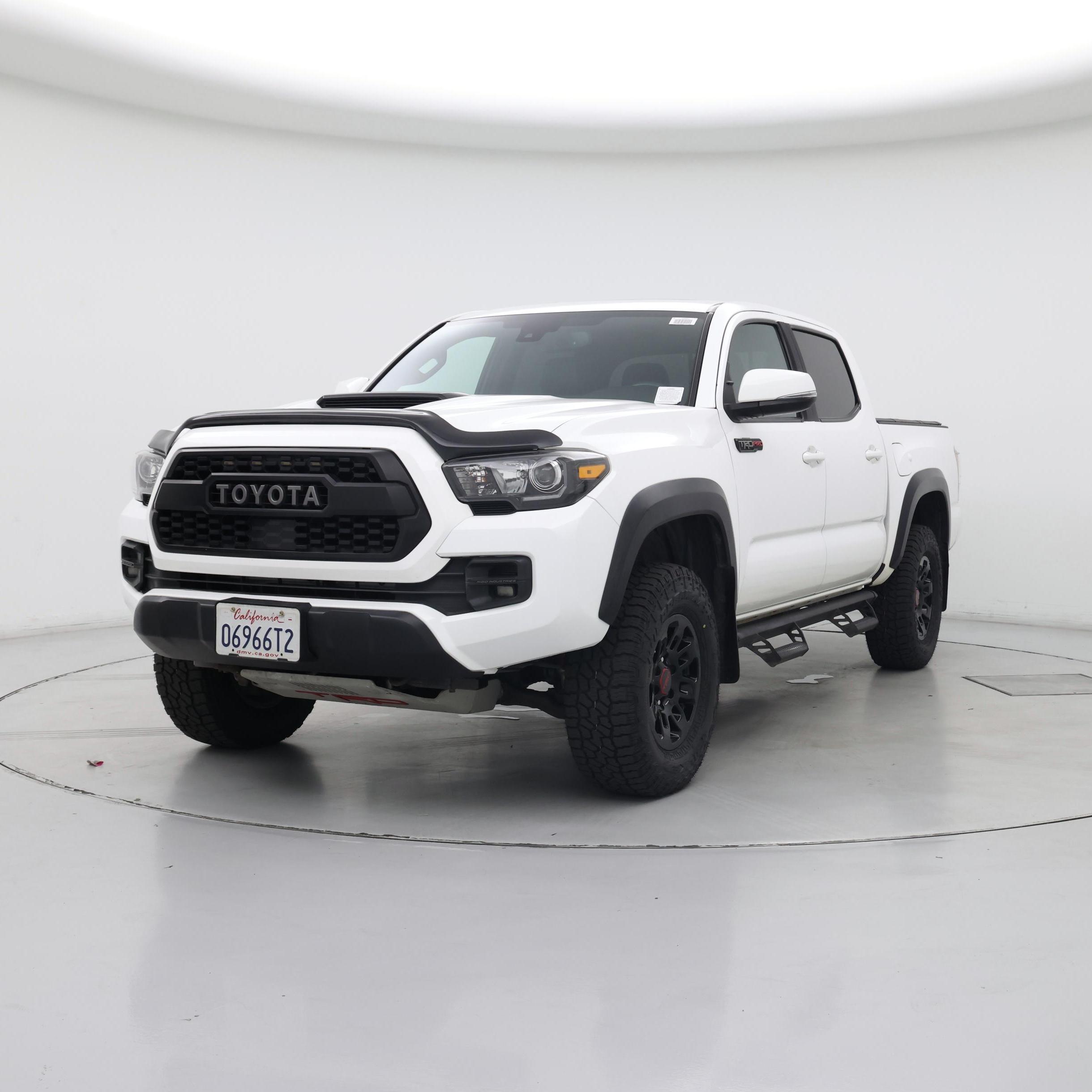 Thumbnail: 2019 Toyota Tacoma - 4