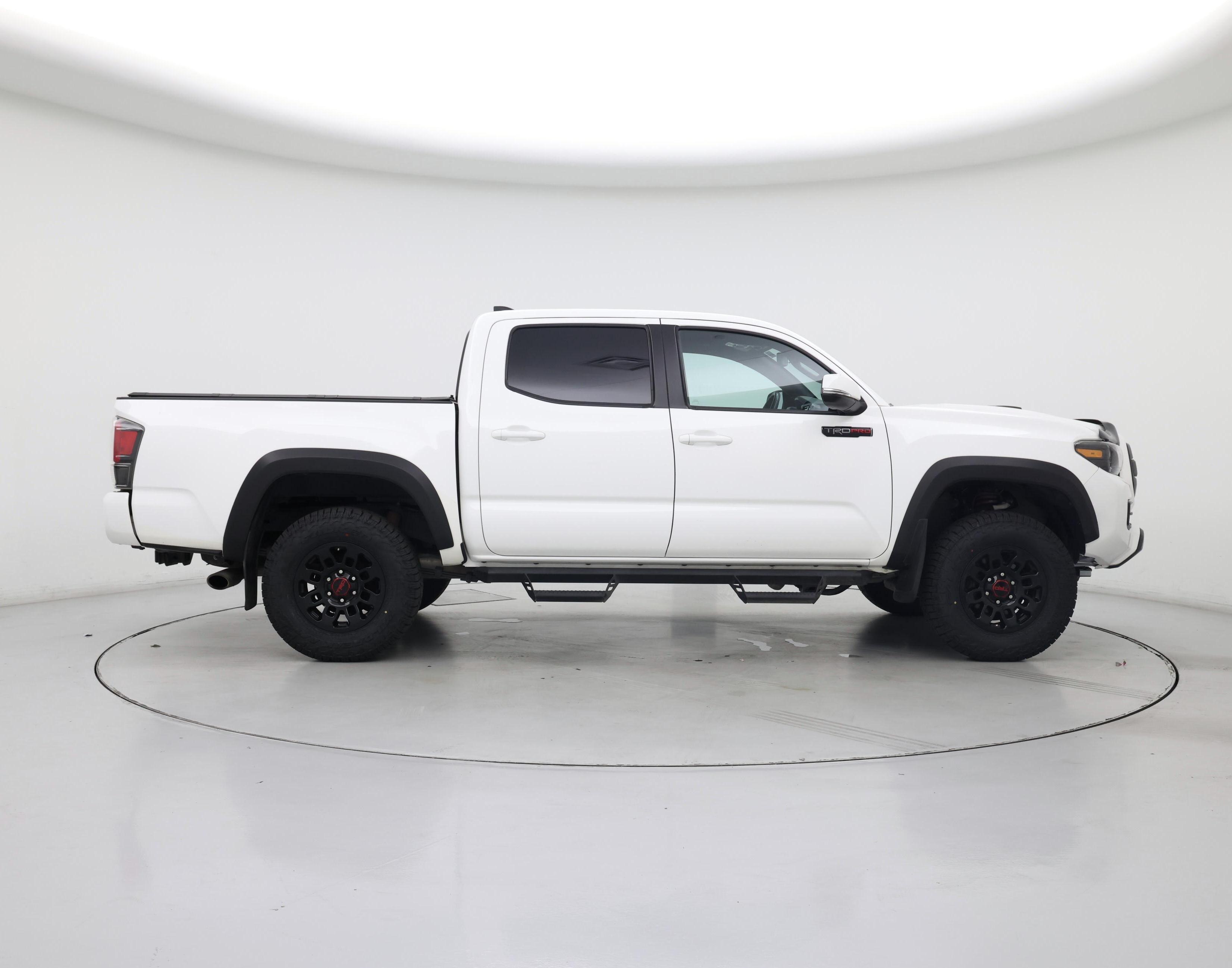 Thumbnail: 2019 Toyota Tacoma - 7