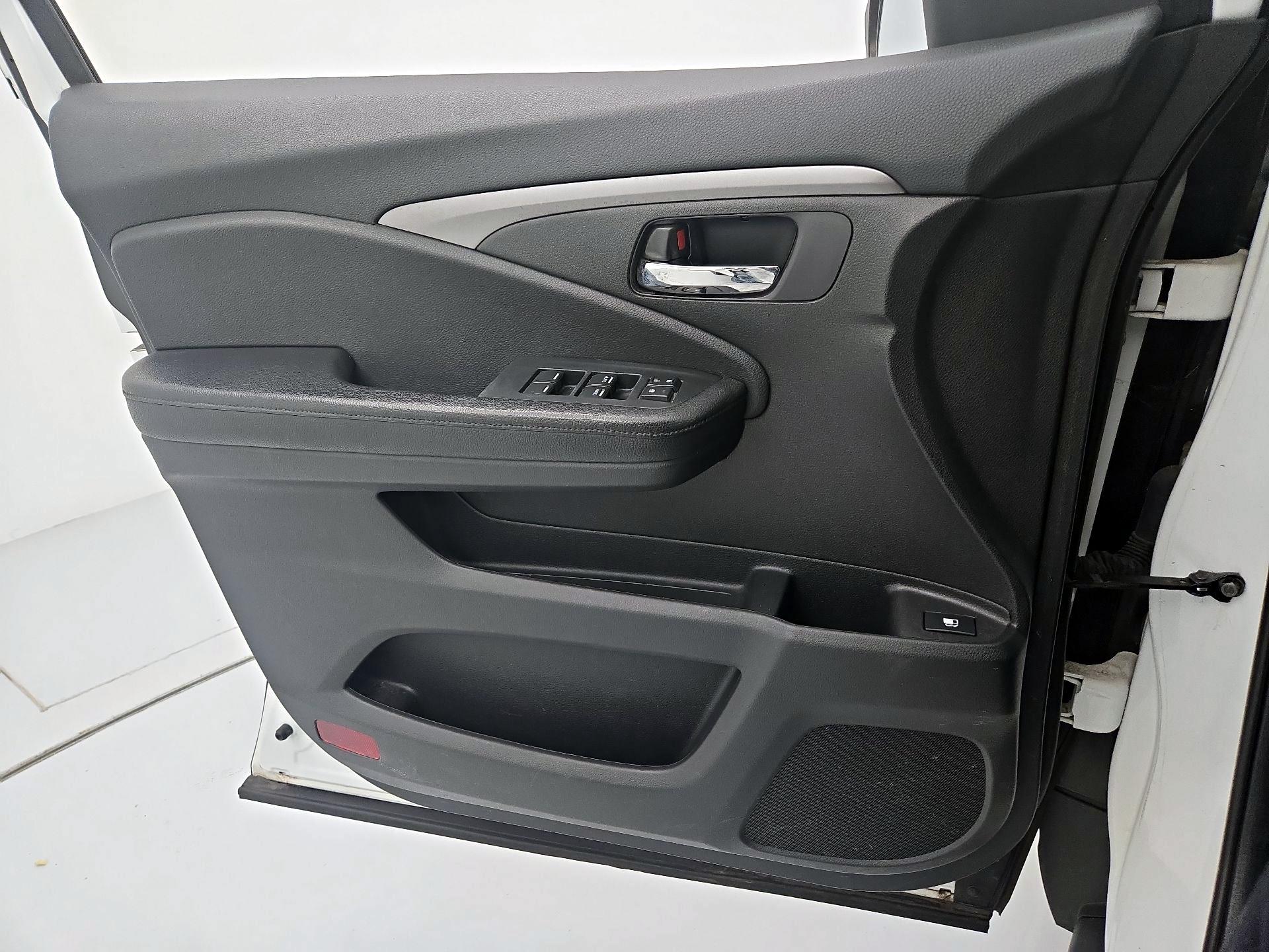 Thumbnail: 2019 Honda Passport - 12