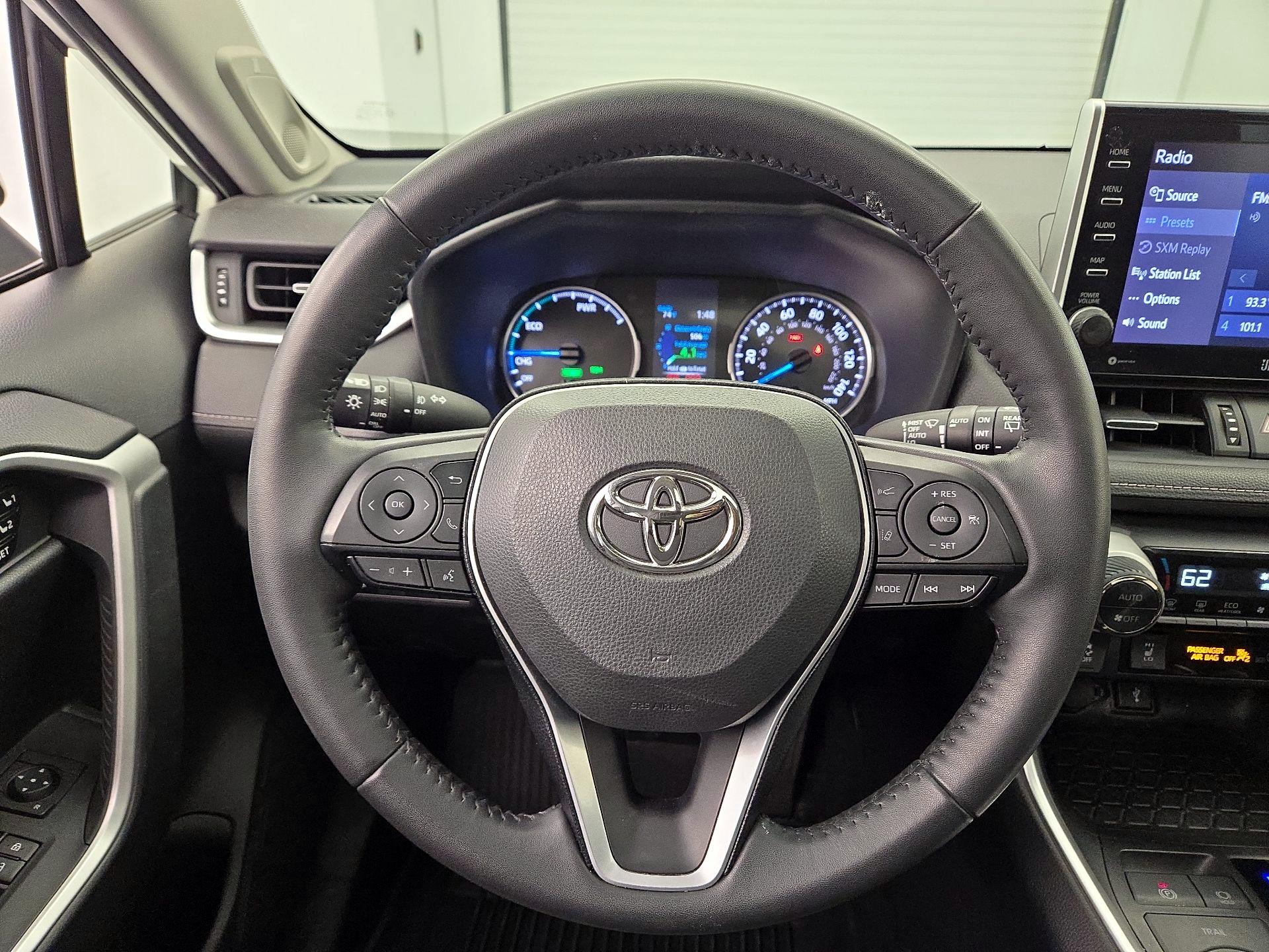 Thumbnail: 2022 Toyota RAV4 - 10