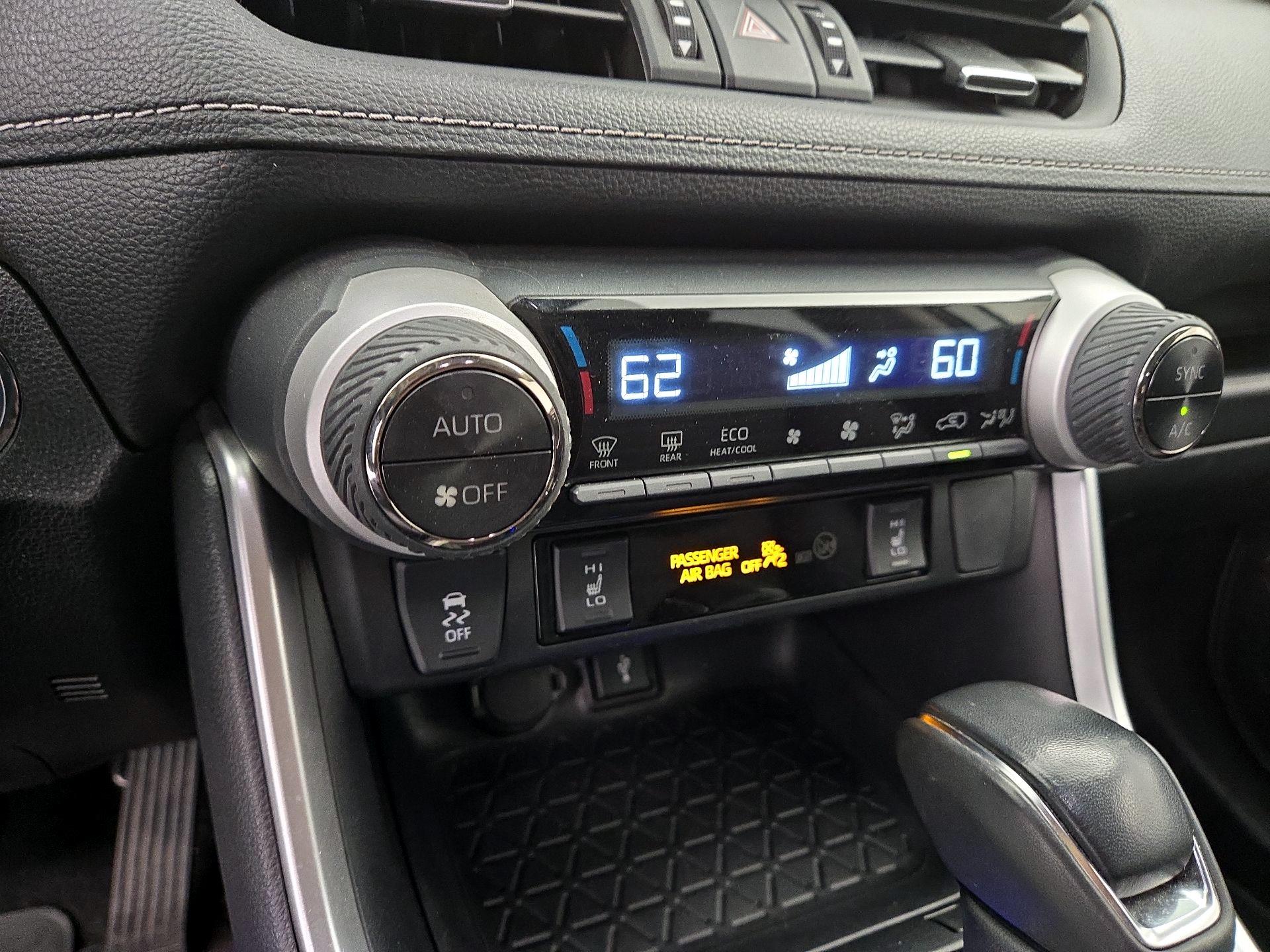 Thumbnail: 2022 Toyota RAV4 - 16