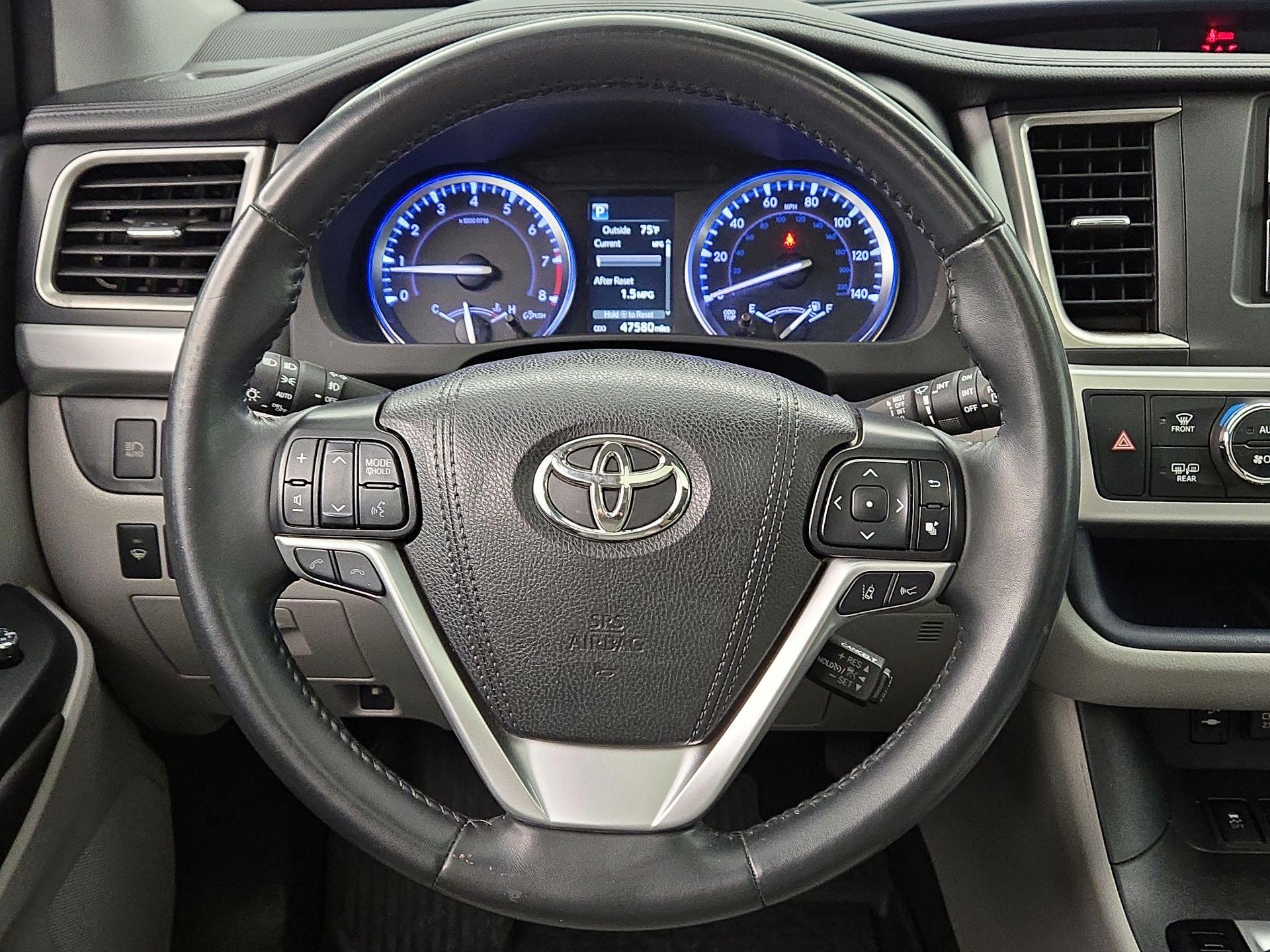 Thumbnail: 2019 Toyota Highlander - 10