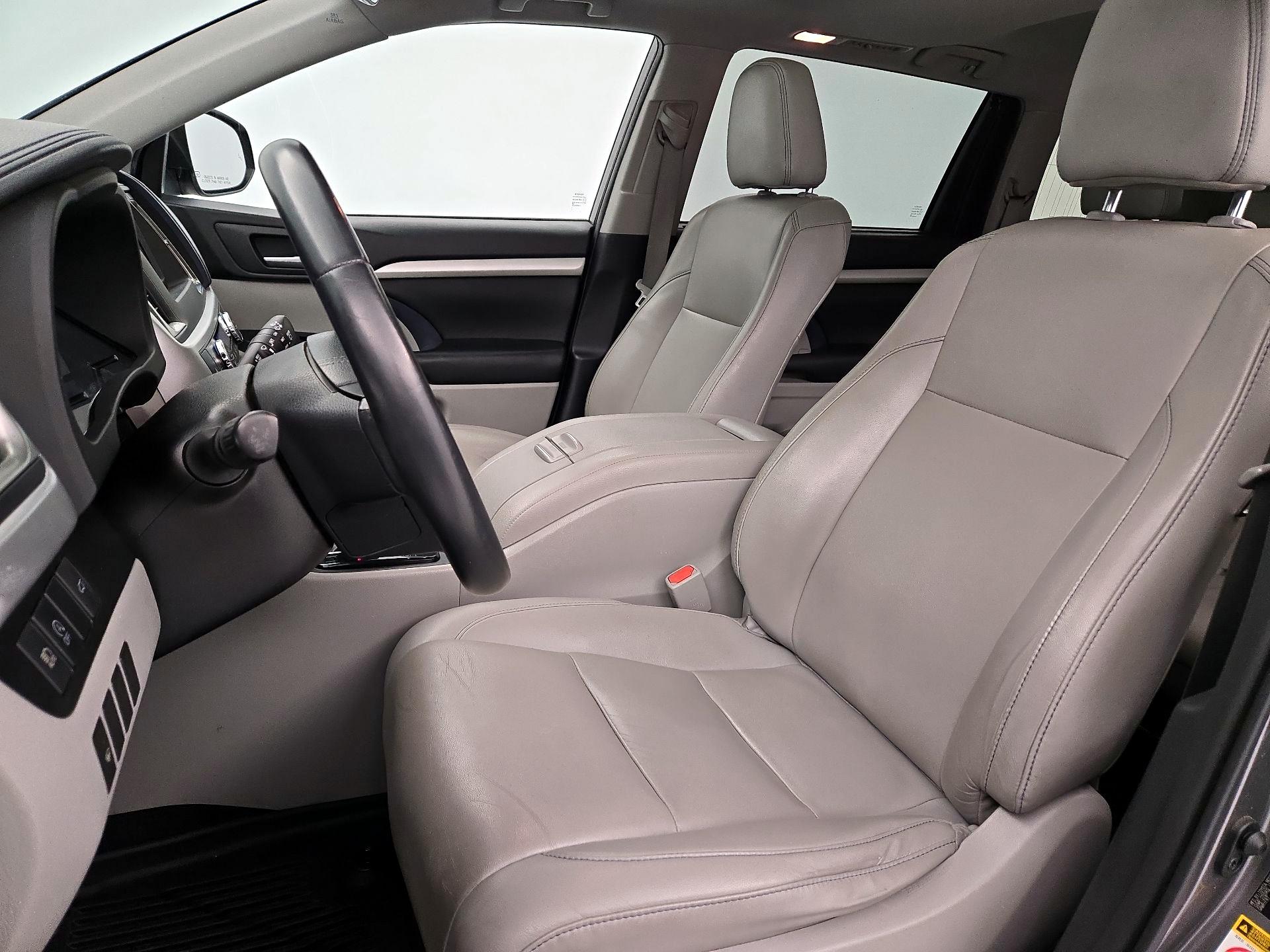 Thumbnail: 2019 Toyota Highlander - 11