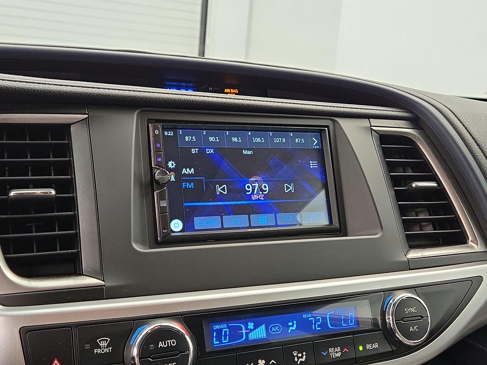 Thumbnail: 2019 Toyota Highlander - 15