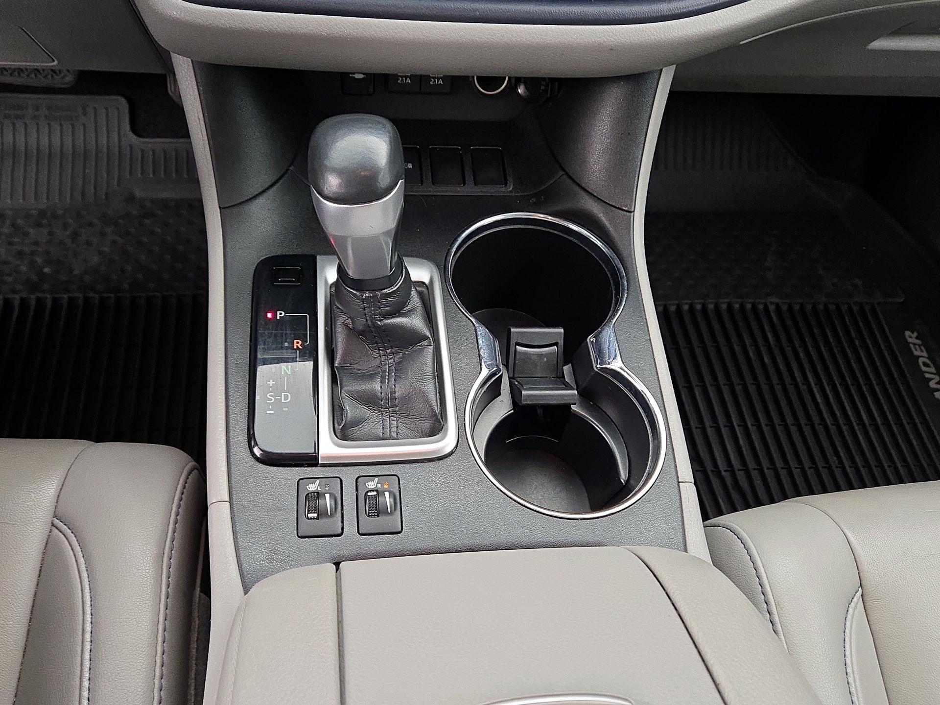 Thumbnail: 2019 Toyota Highlander - 17