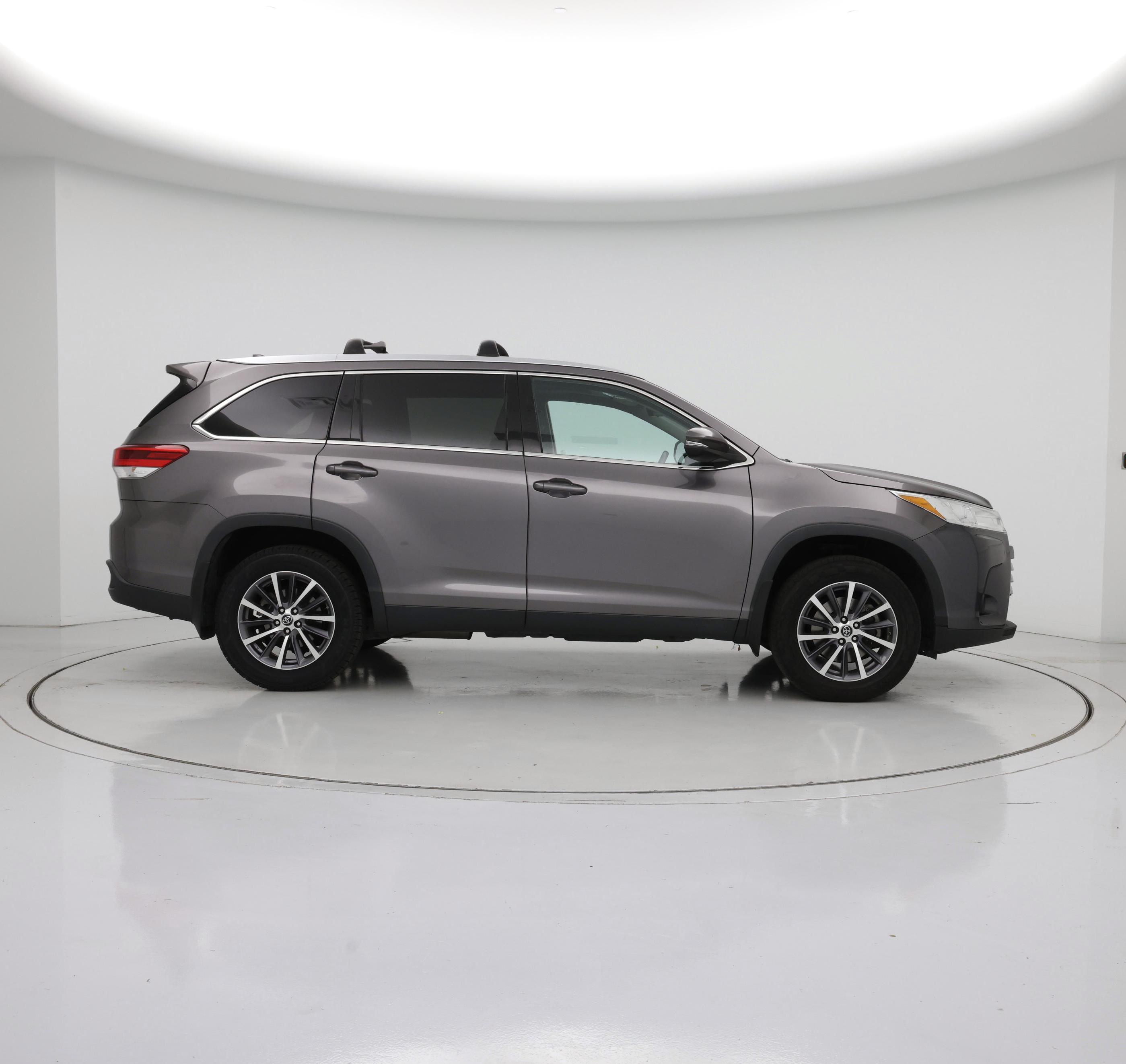 Thumbnail: 2019 Toyota Highlander - 7