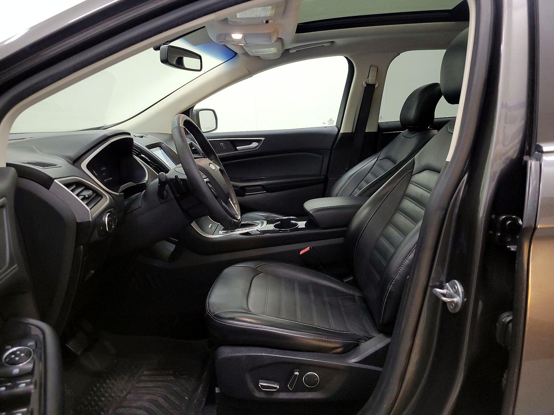 Thumbnail: 2017 Ford Edge - 11
