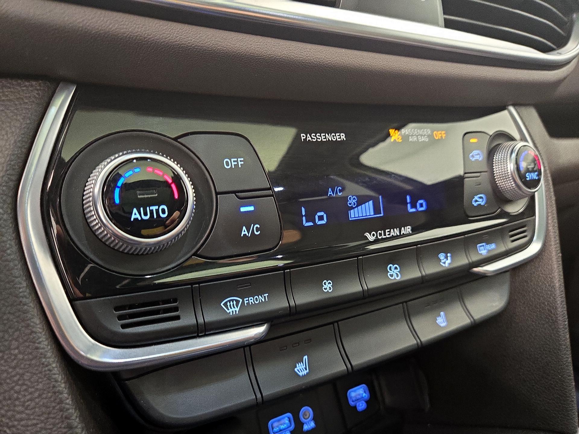 Thumbnail: 2019 Hyundai Santa Fe - 16