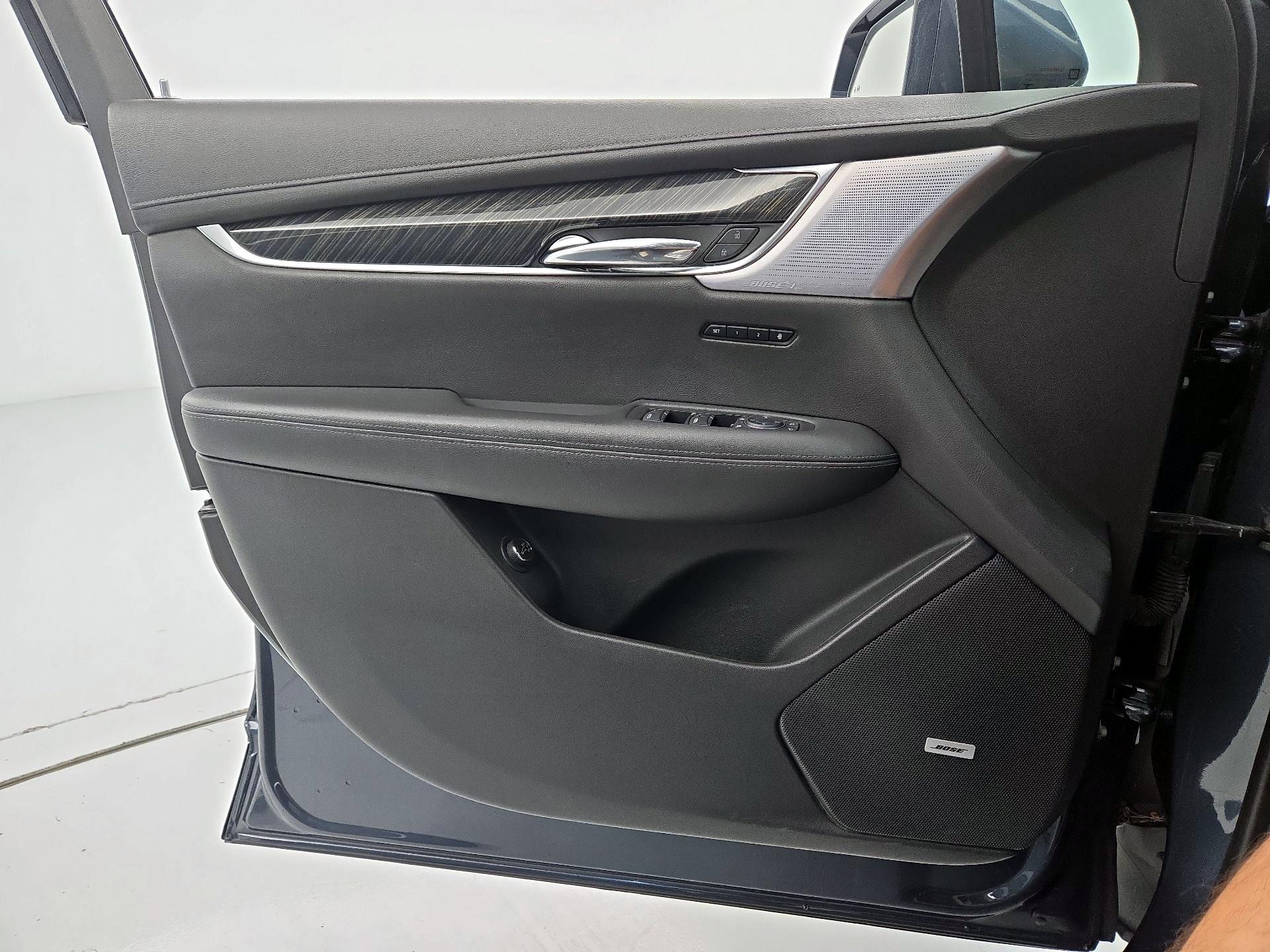 Thumbnail: 2020 Cadillac XT6 - 12