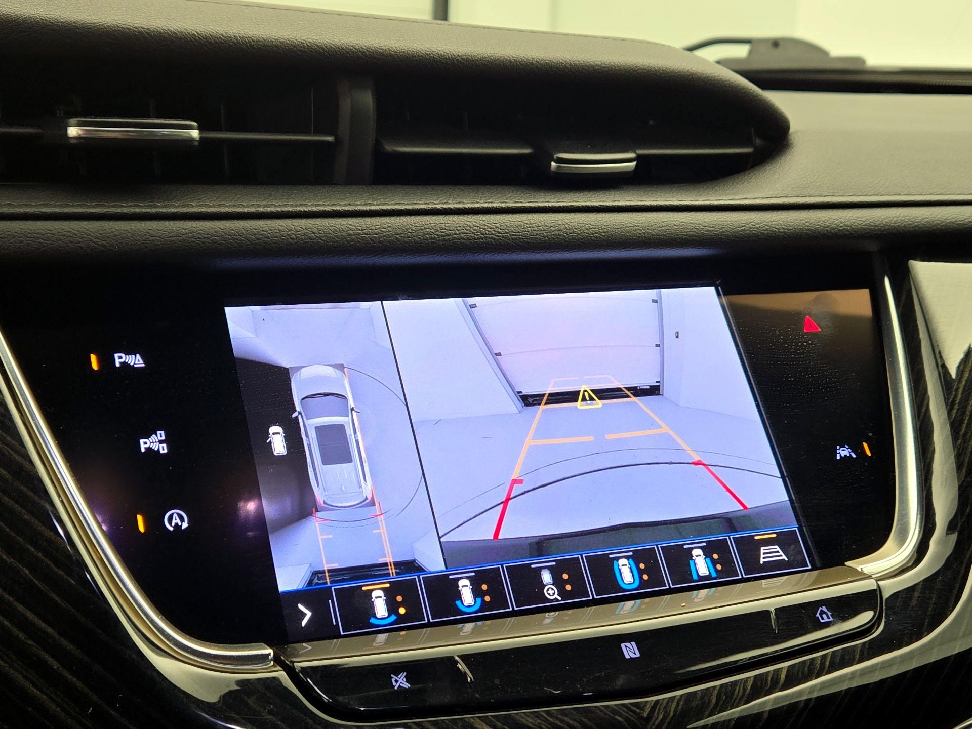 Thumbnail: 2020 Cadillac XT6 - 15