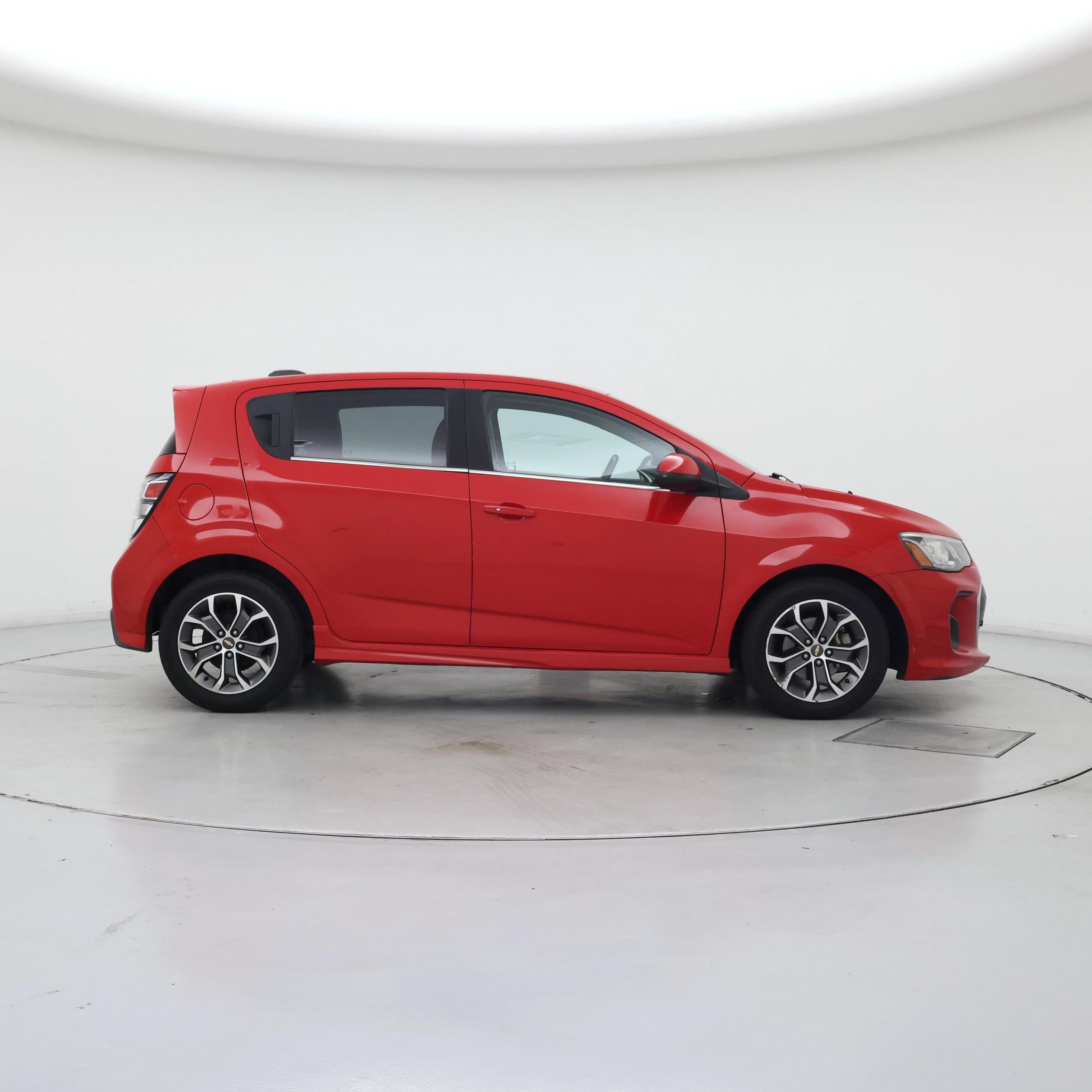 Thumbnail: 2017 Chevrolet Sonic - 7