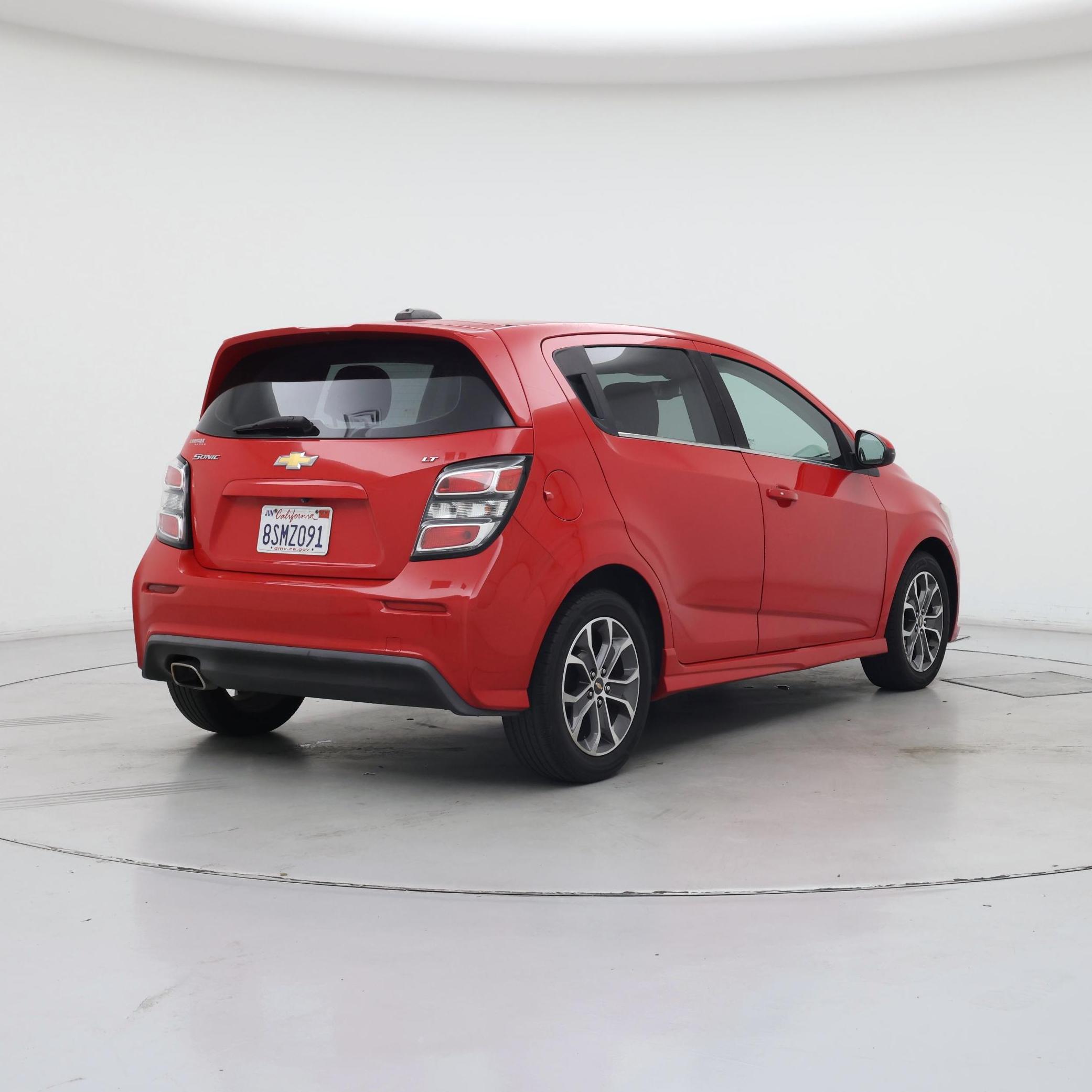 Thumbnail: 2017 Chevrolet Sonic - 8