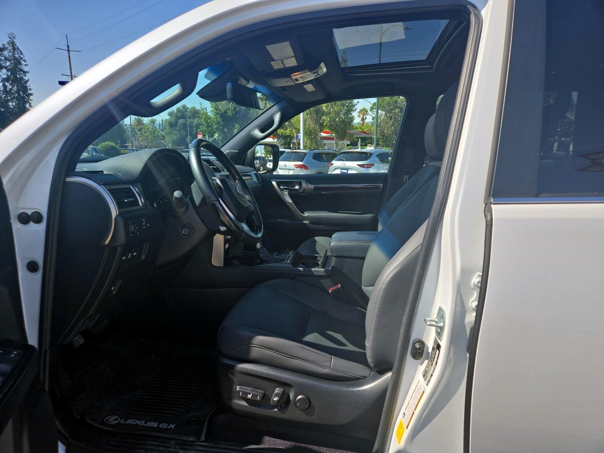 Thumbnail: 2020 Lexus GX - 9
