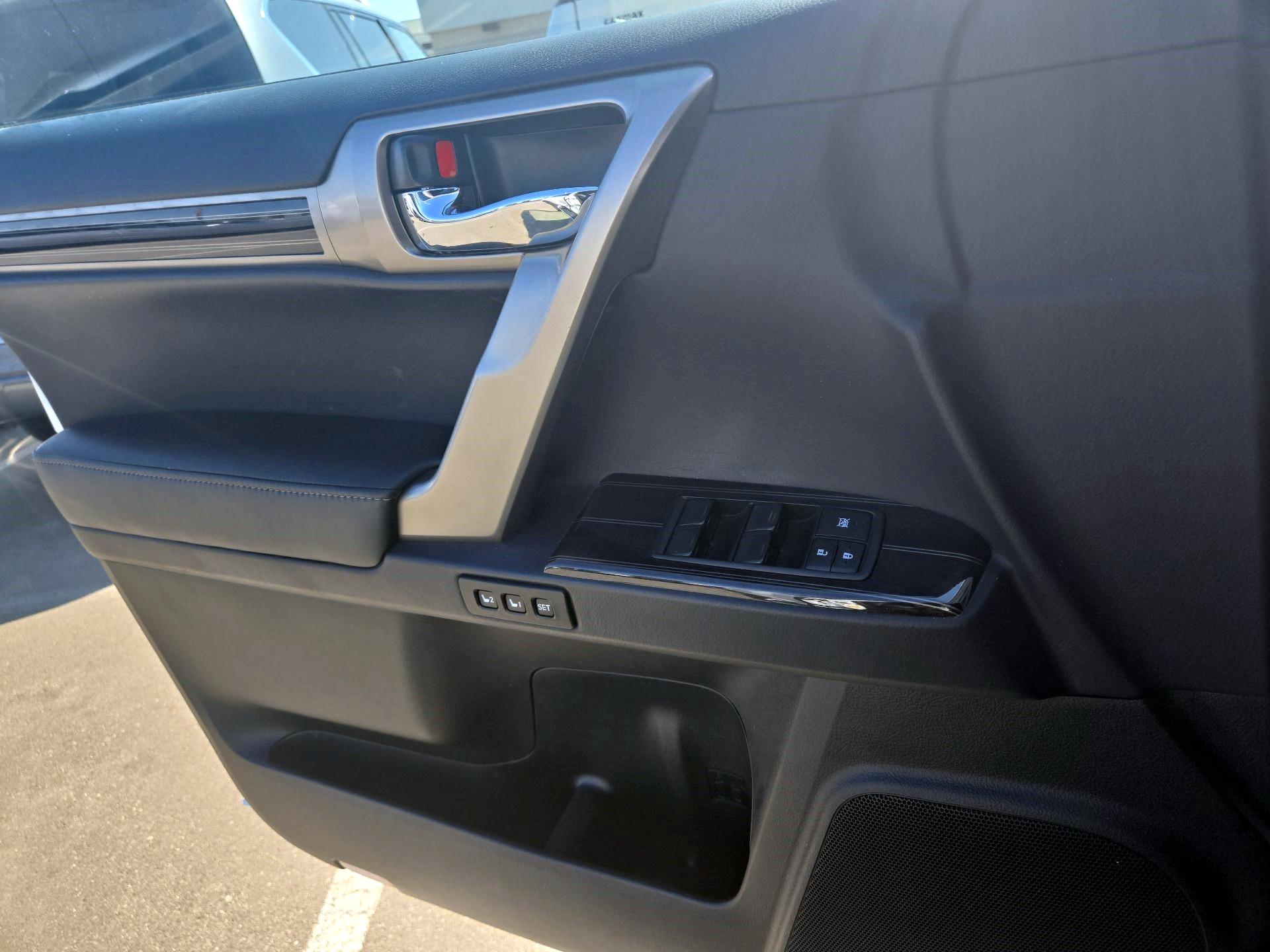 Thumbnail: 2020 Lexus GX - 10