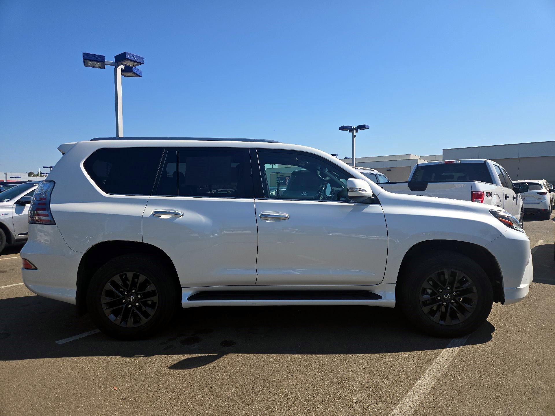 Thumbnail: 2020 Lexus GX - 4