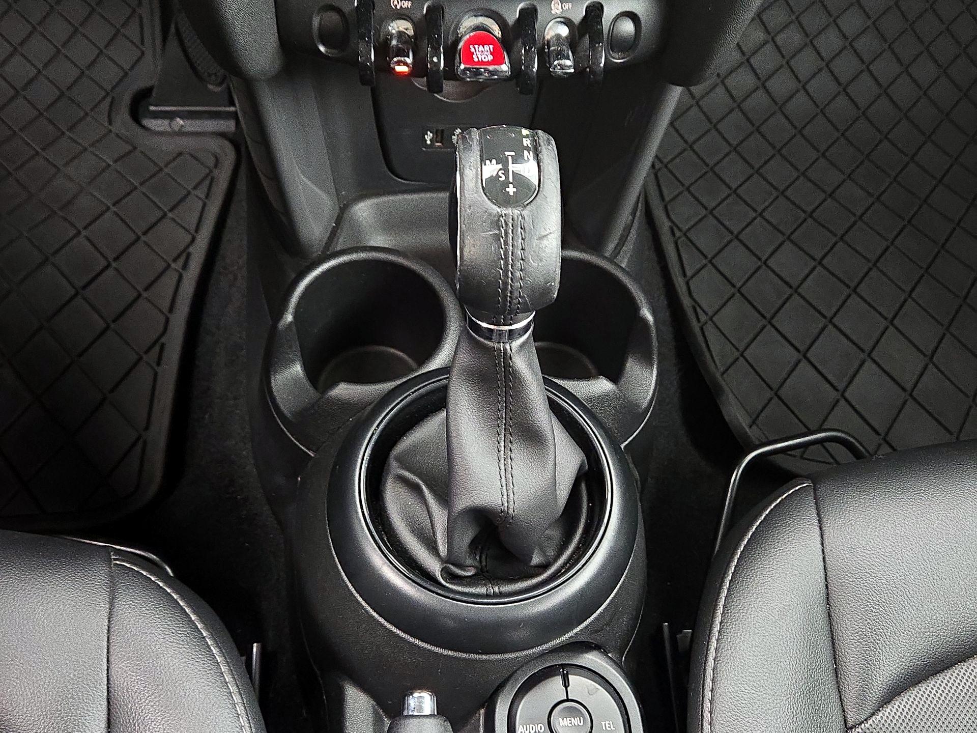 Thumbnail: 2017 MINI Cooper Hardtop - 16