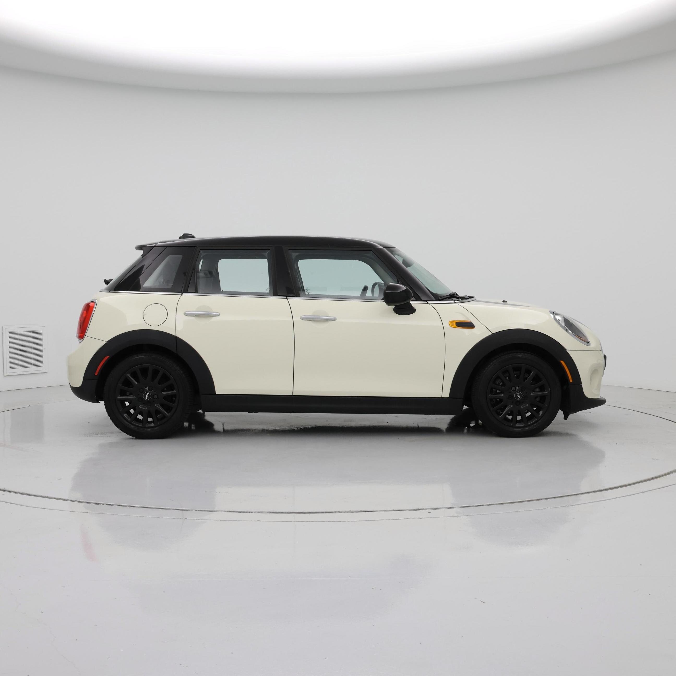 Thumbnail: 2017 MINI Cooper Hardtop - 7