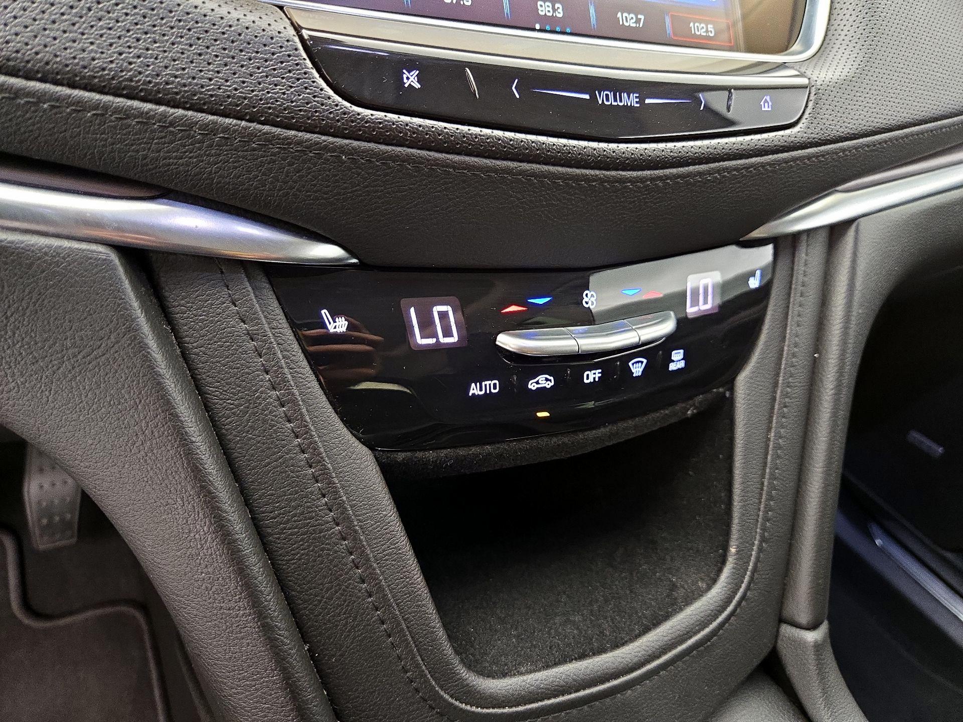 Thumbnail: 2018 Cadillac XT5 - 17