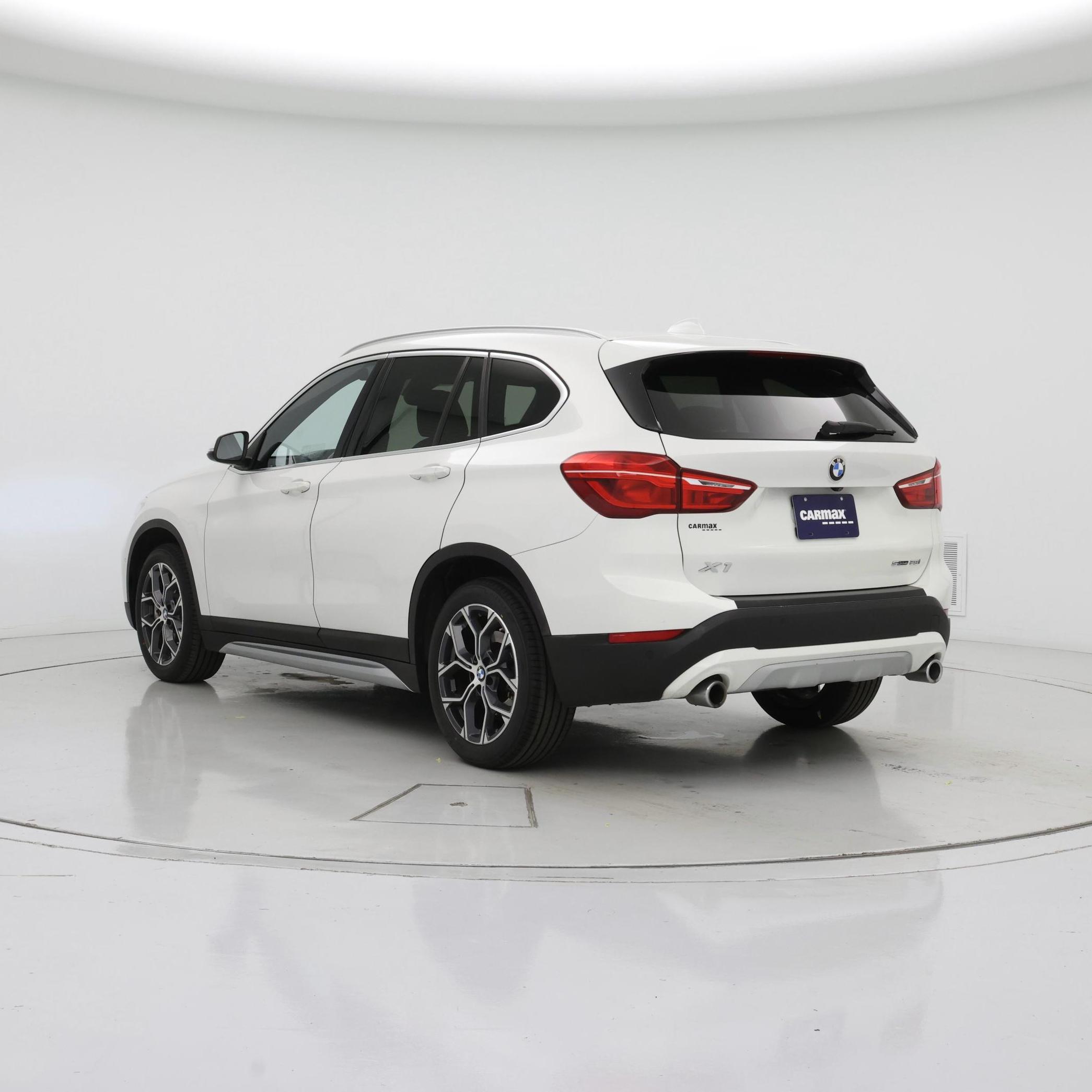 Thumbnail: 2021 BMW X1 - 2
