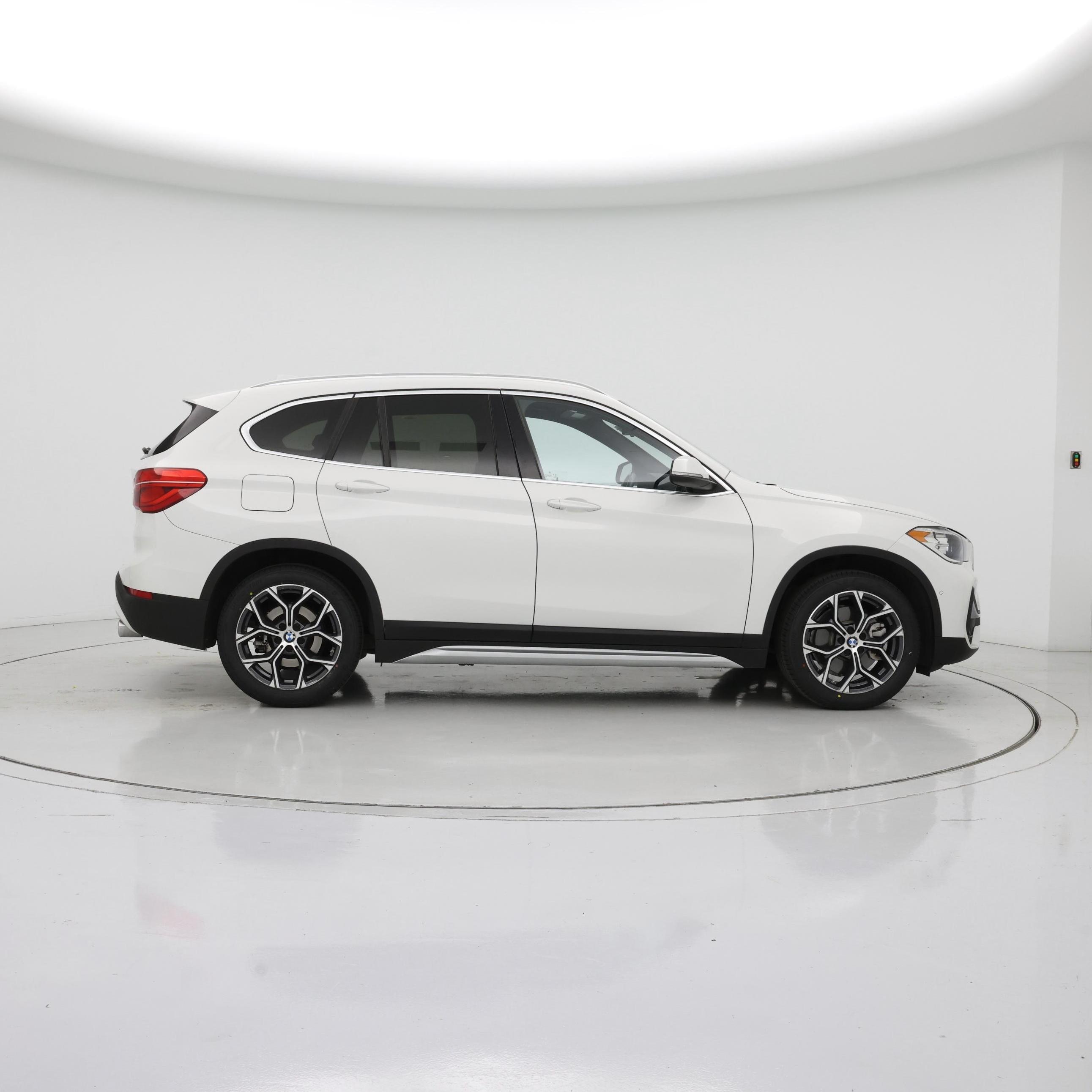 Thumbnail: 2021 BMW X1 - 7