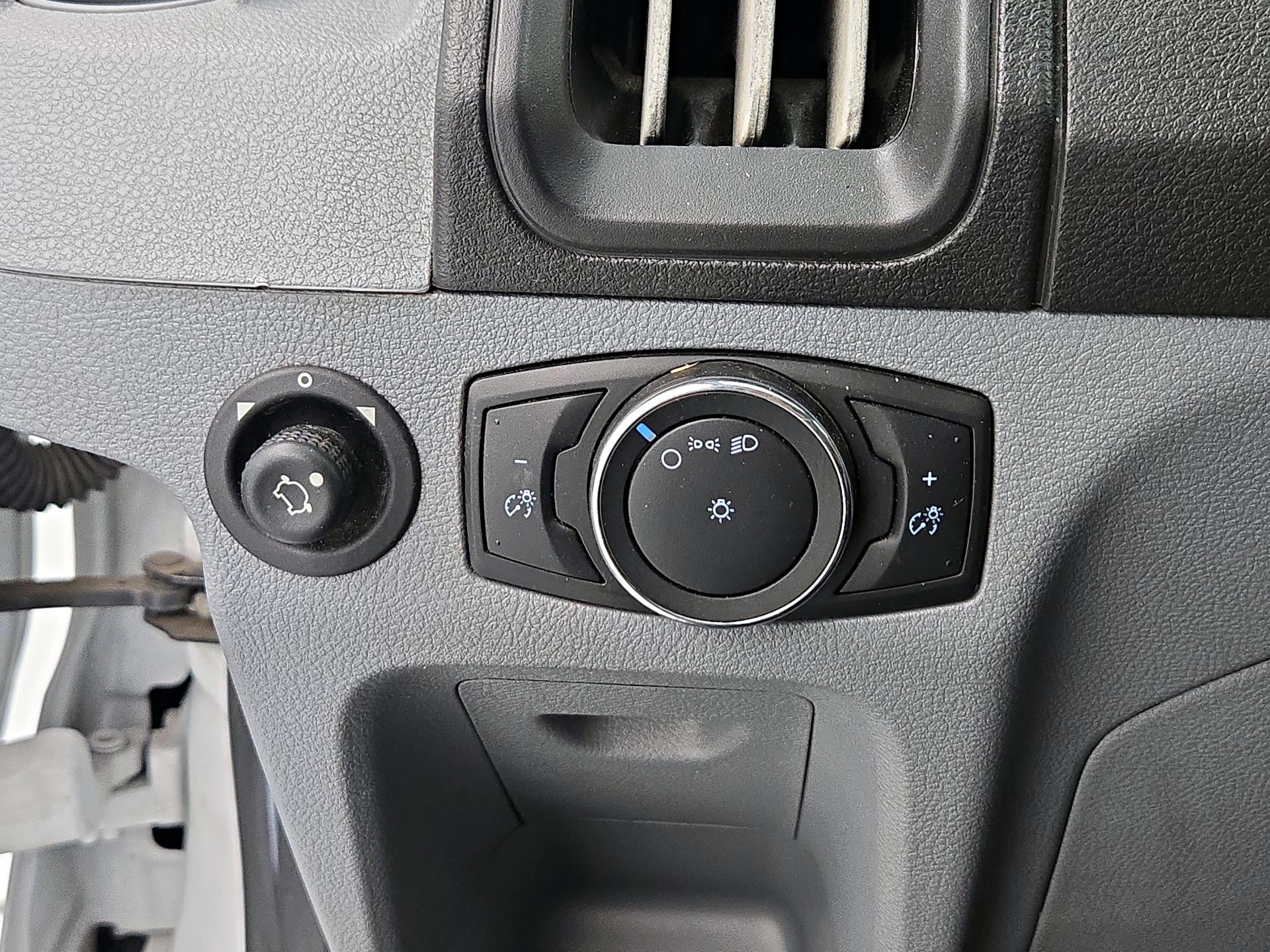 Thumbnail: 2017 Ford Transit Series - 13