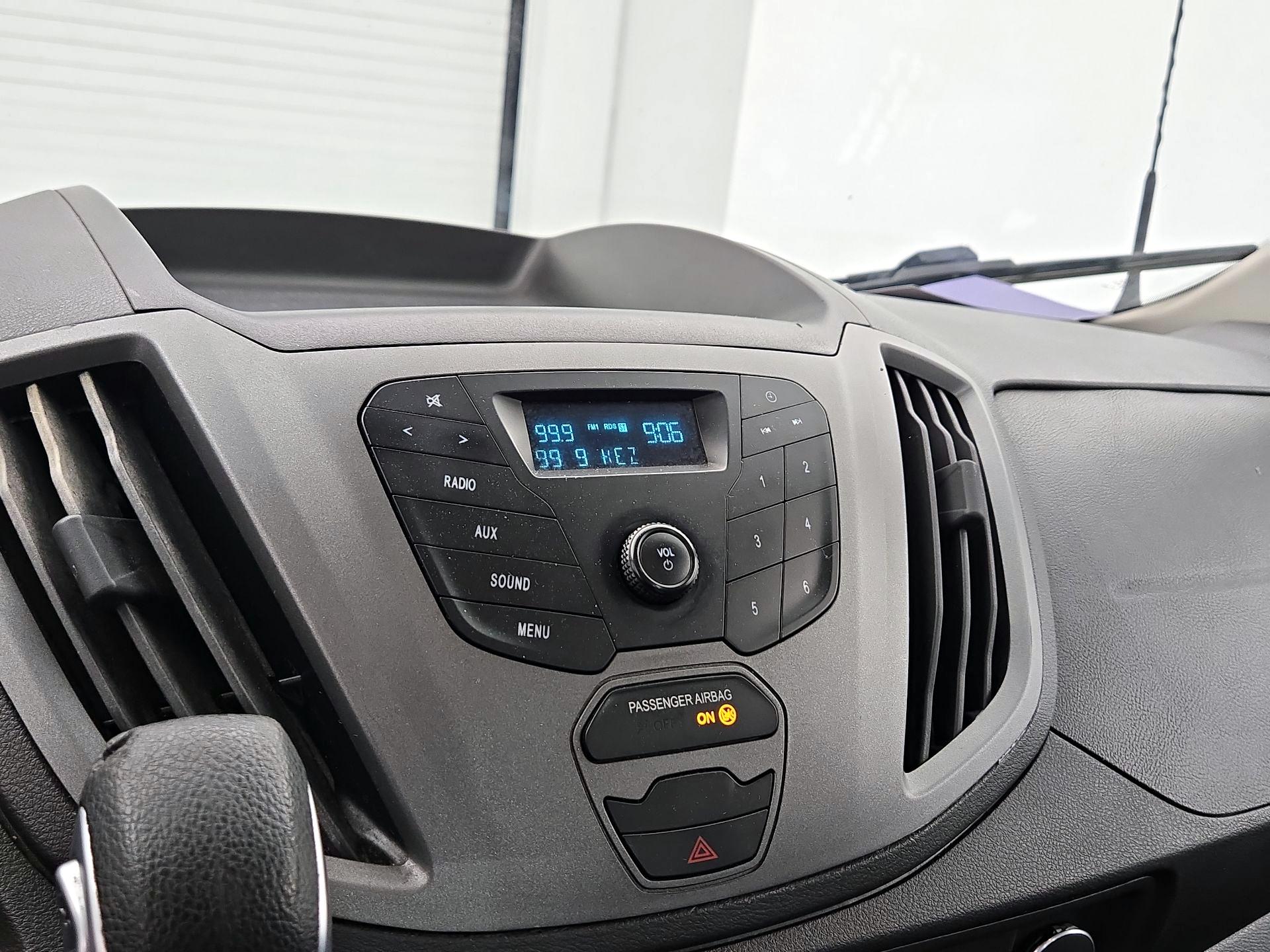 Thumbnail: 2017 Ford Transit Series - 15