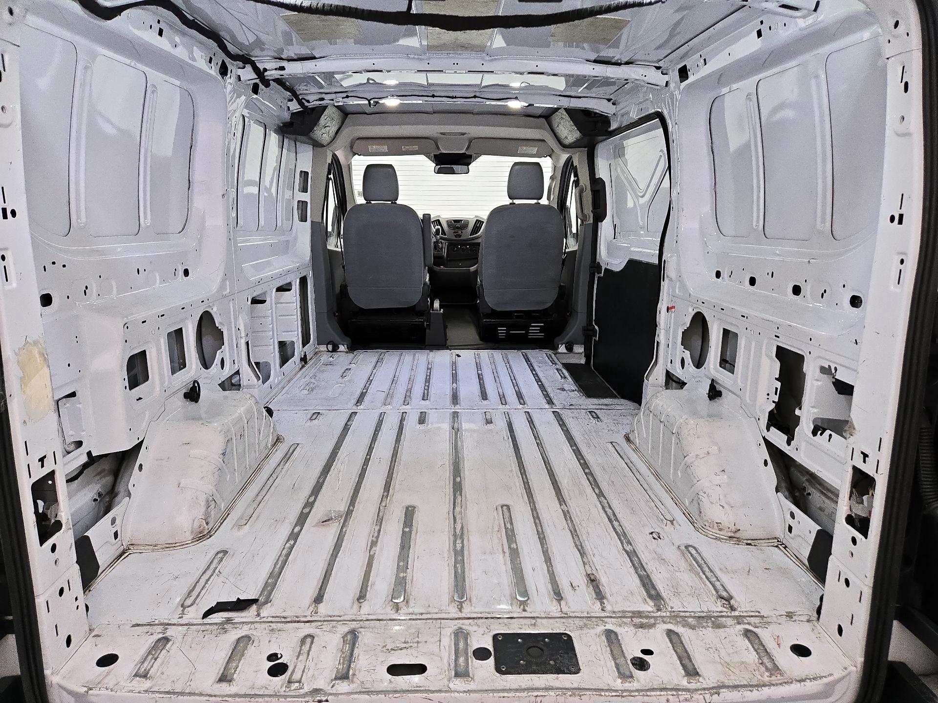 Thumbnail: 2017 Ford Transit Series - 19