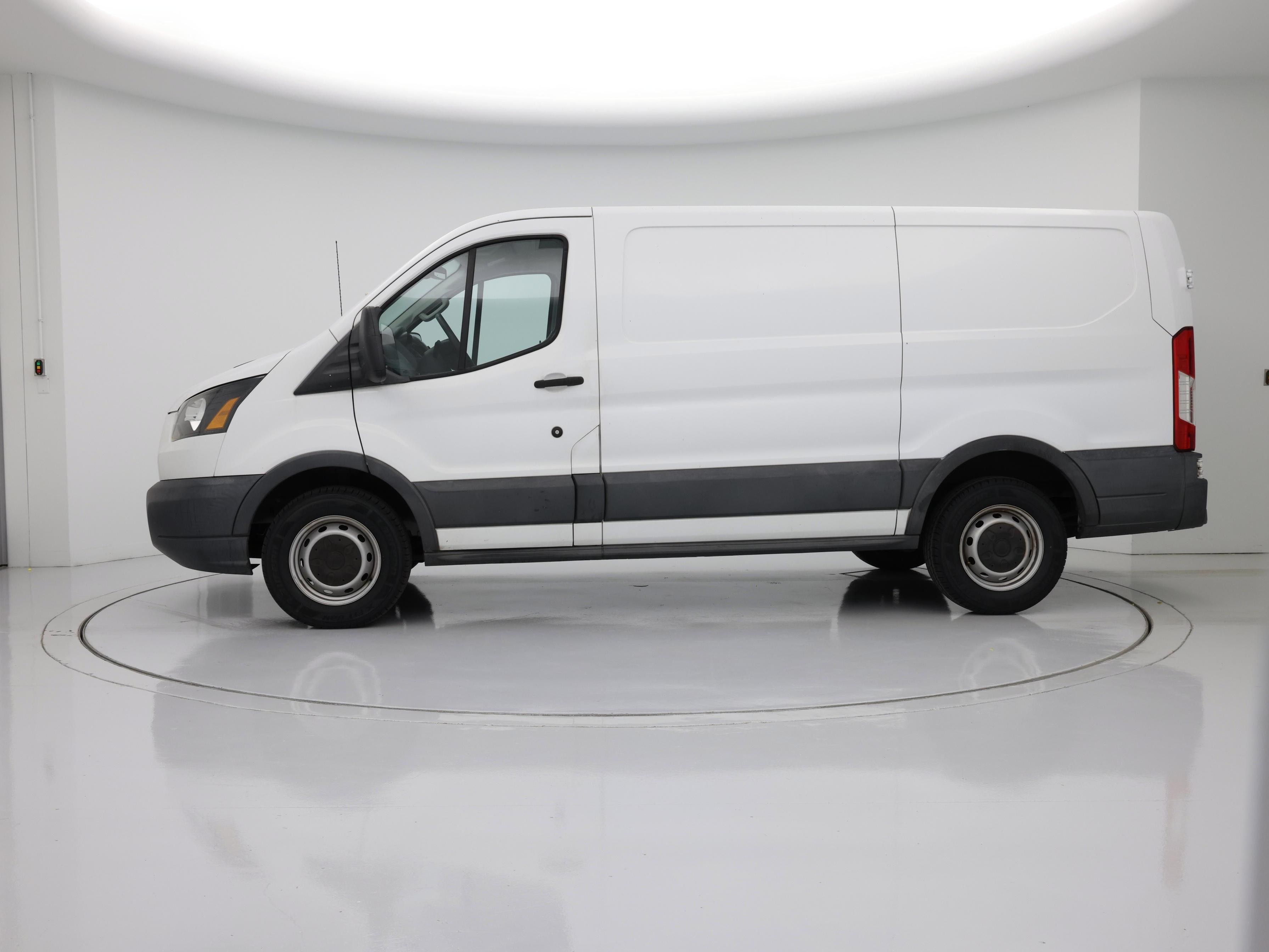 Thumbnail: 2017 Ford Transit Series - 3