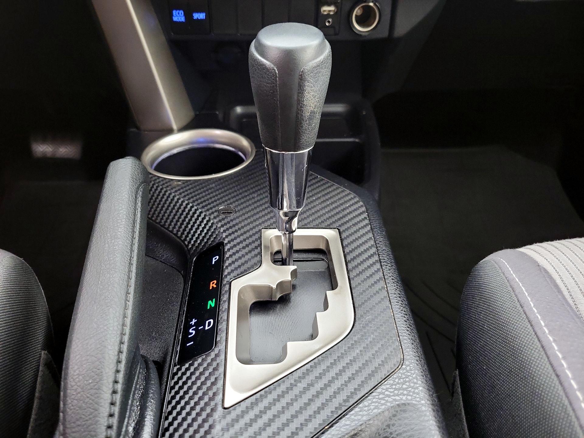 Thumbnail: 2013 Toyota RAV4 - 17