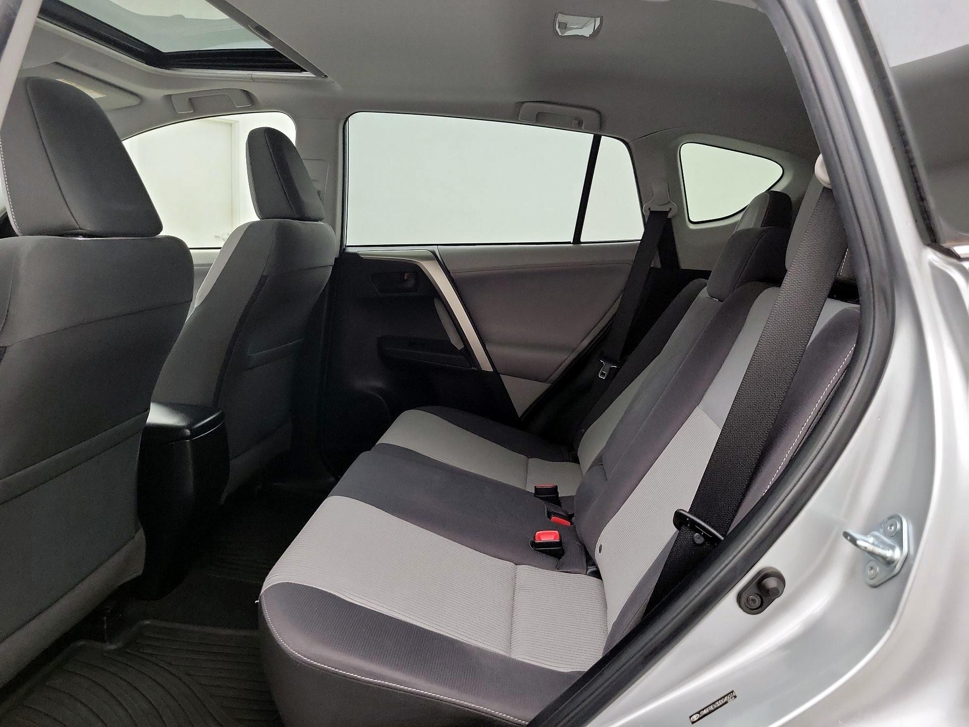 Thumbnail: 2013 Toyota RAV4 - 20