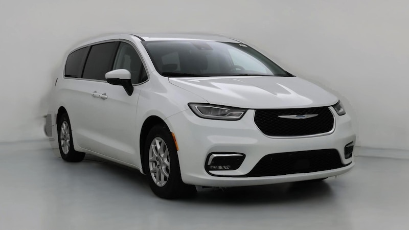2023 Chrysler Pacifica Touring L Hero Image
