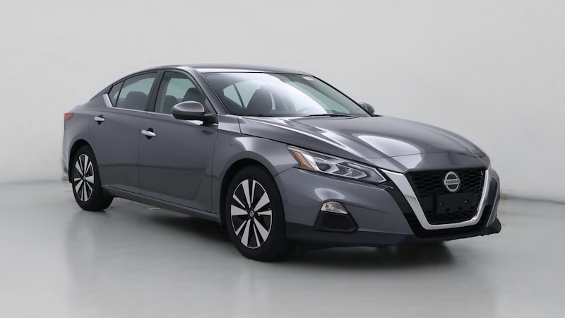 2022 Nissan Altima SV Hero Image