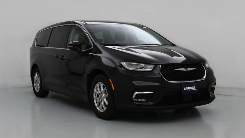 2023 Chrysler Pacifica Touring L Hero Image