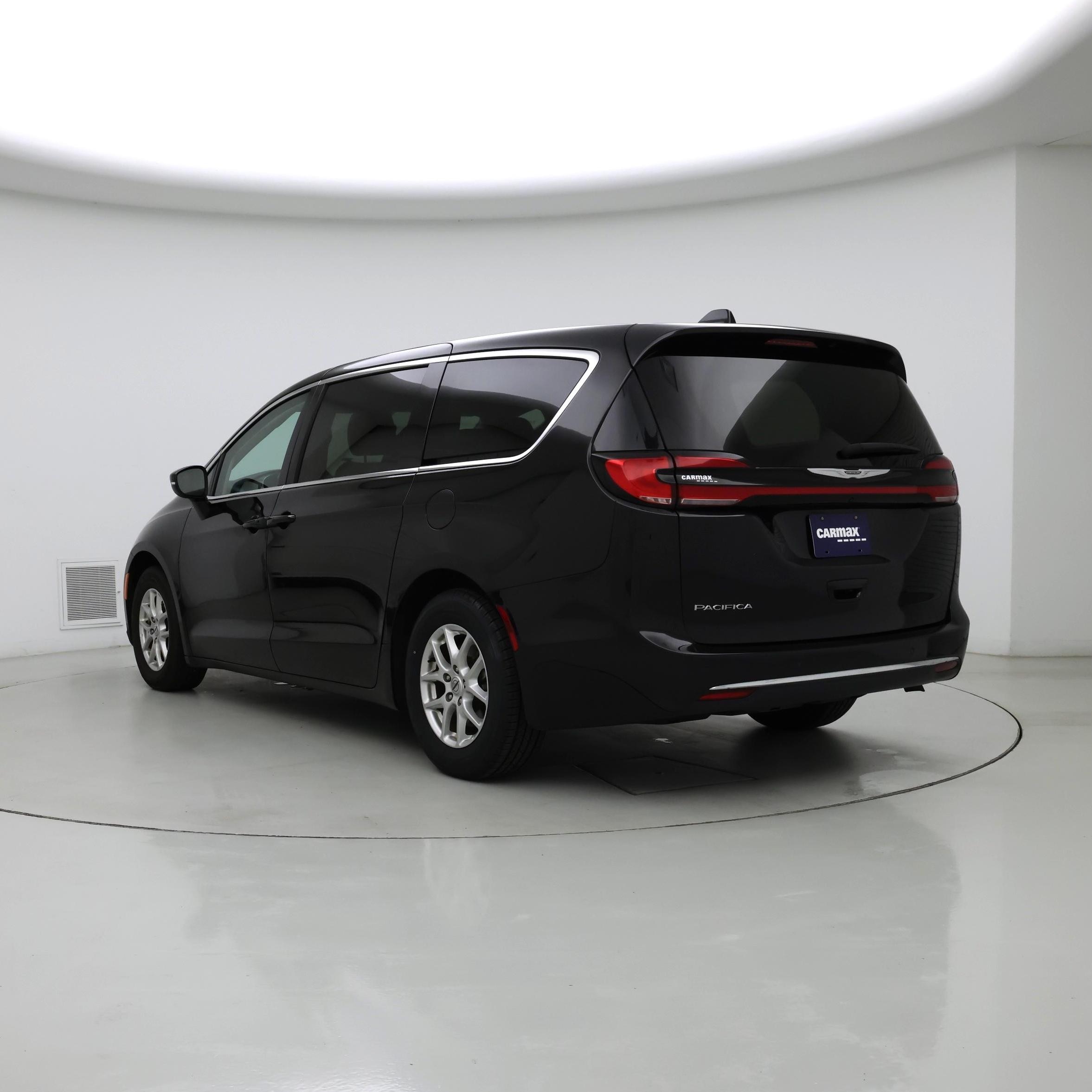 Thumbnail: 2023 Chrysler Pacifica - 2