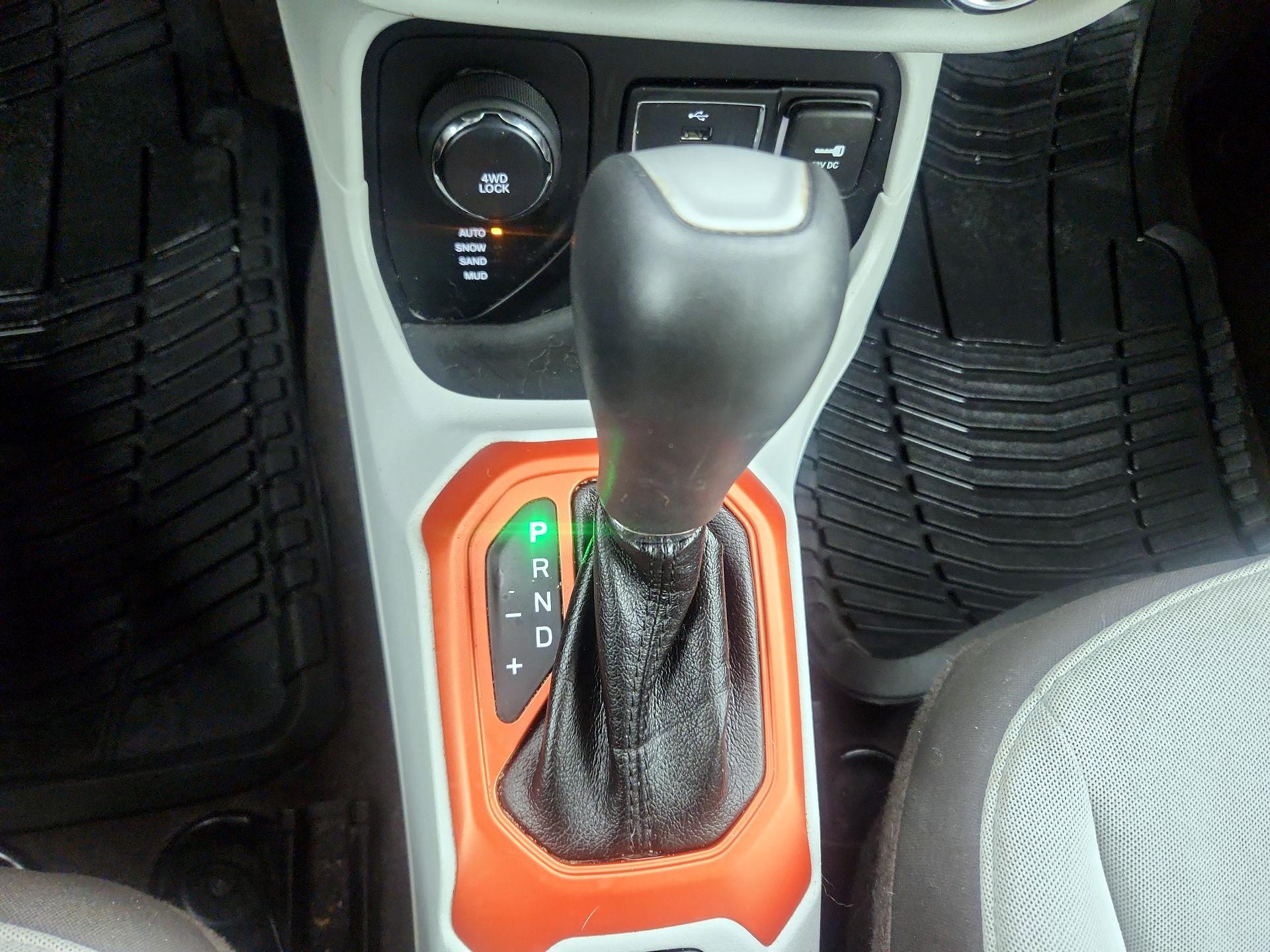 Thumbnail: 2015 Jeep Renegade - 17
