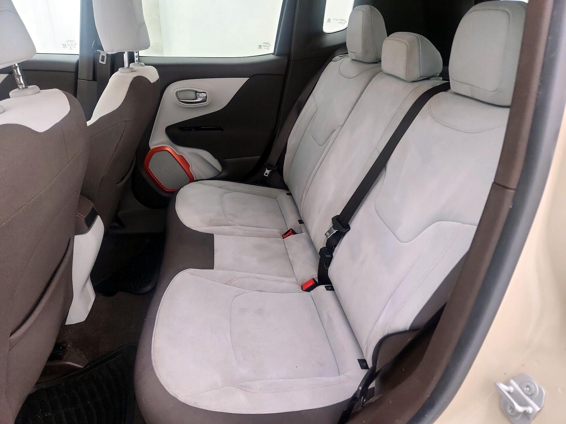 Thumbnail: 2015 Jeep Renegade - 19