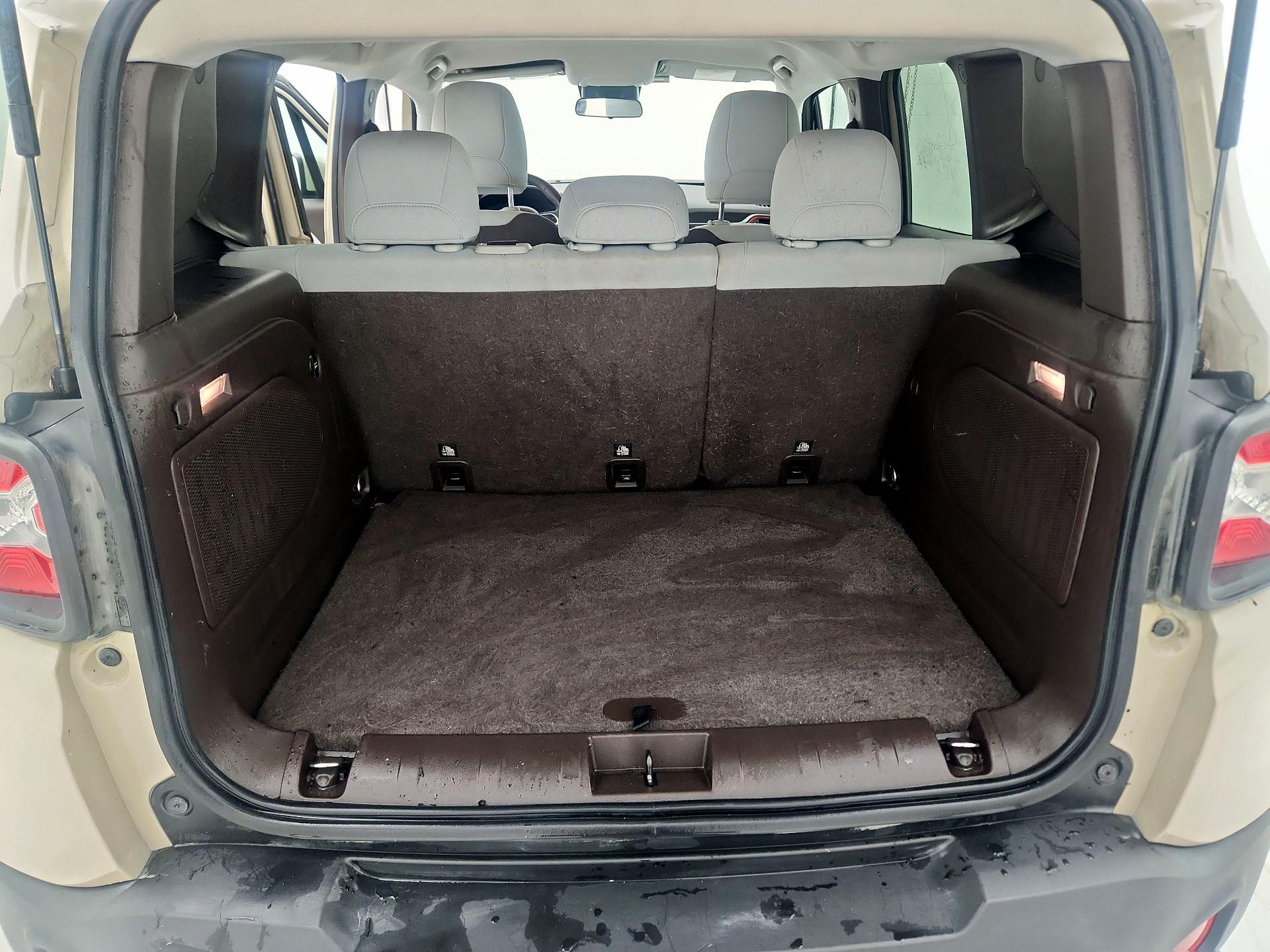 Thumbnail: 2015 Jeep Renegade - 20