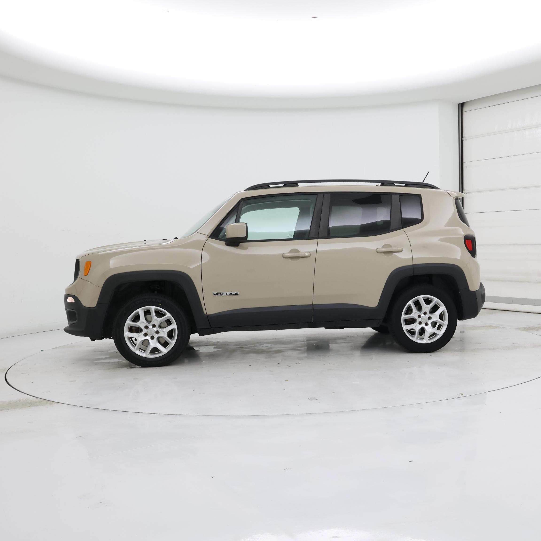 Thumbnail: 2015 Jeep Renegade - 3