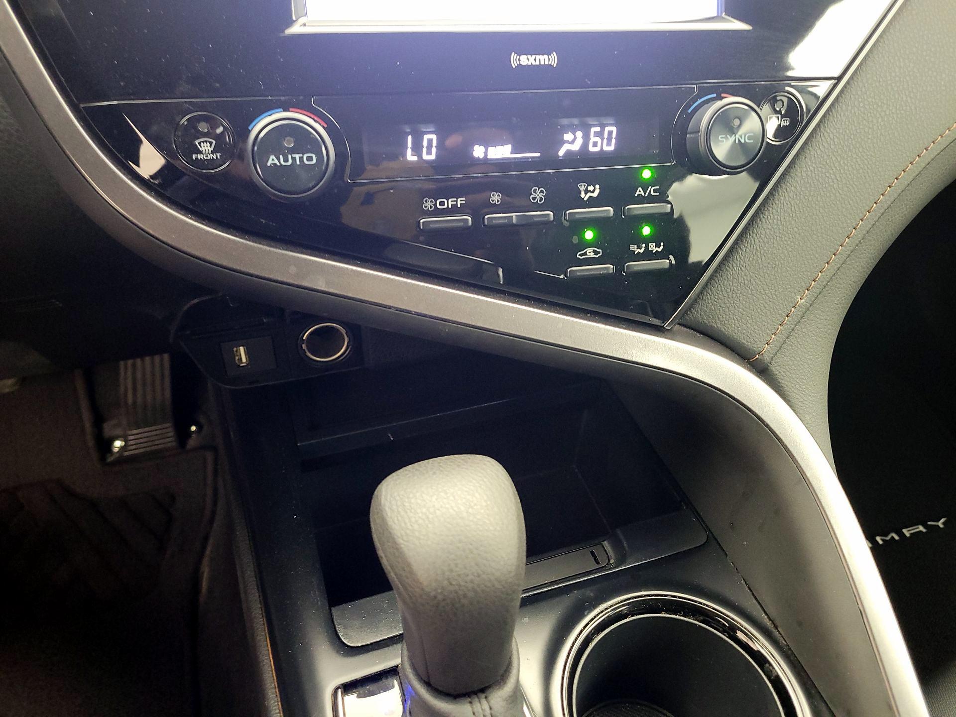 Thumbnail: 2020 Toyota Camry - 15