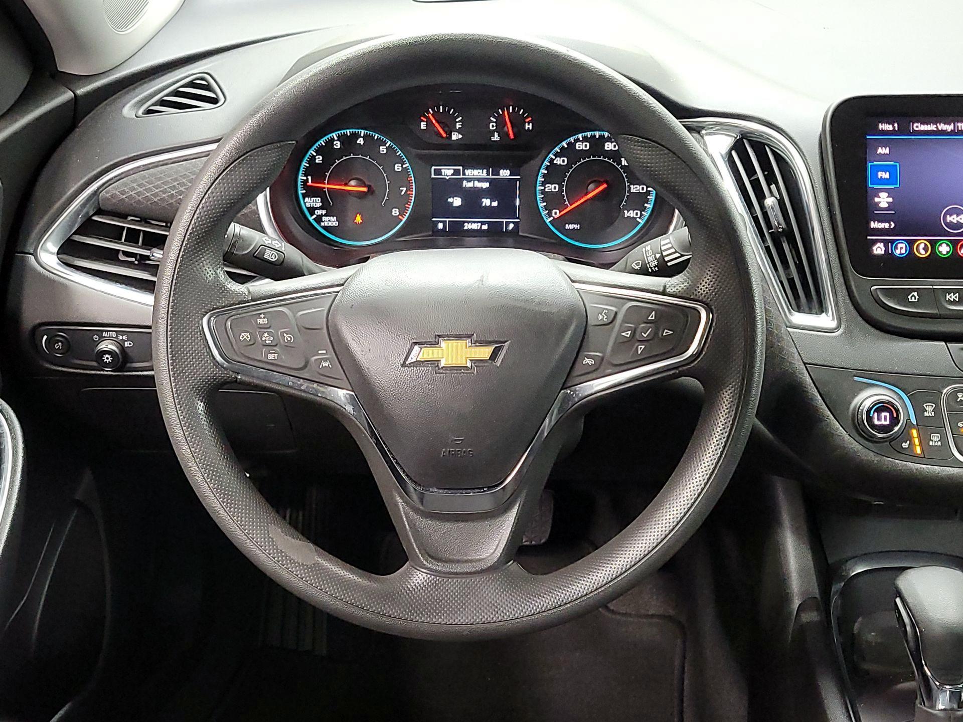Thumbnail: 2021 Chevrolet Malibu - 10