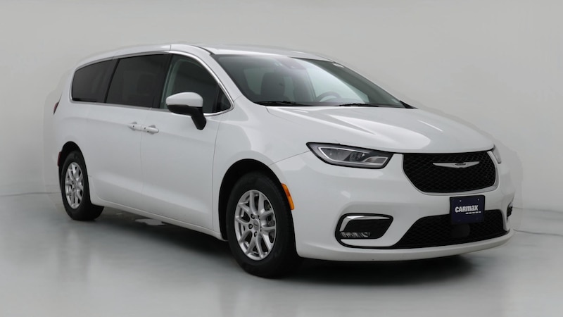 2023 Chrysler Pacifica Touring L Hero Image