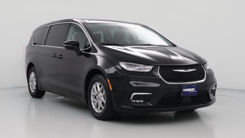 2023 Chrysler Pacifica Touring L Hero Image