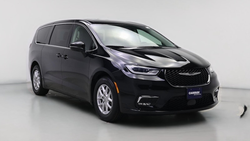 2023 Chrysler Pacifica Touring L Hero Image